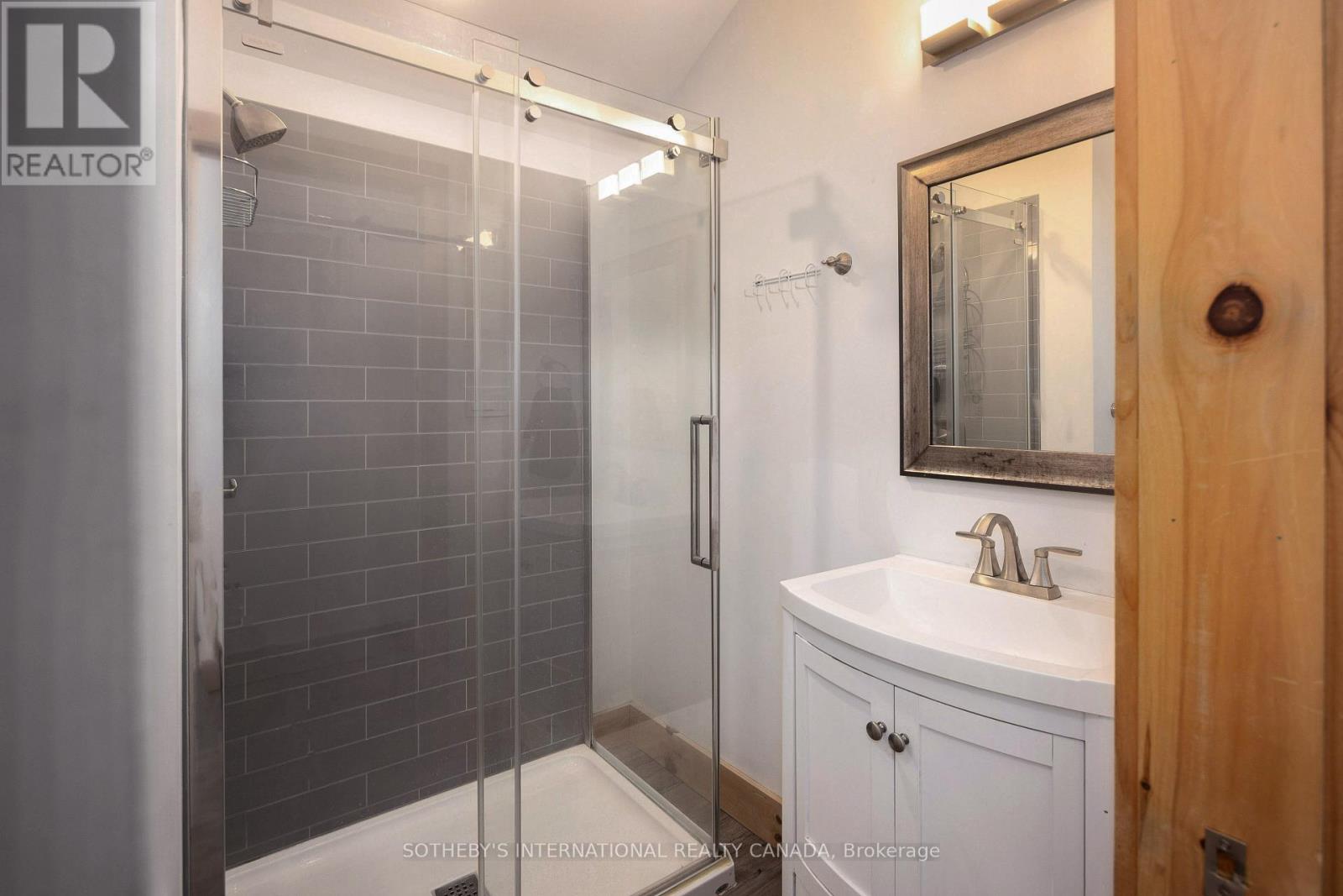 210 Arlberg Crescent, Blue Mountains, Ontario  L9Y 0M1 - Photo 19 - X13207268
