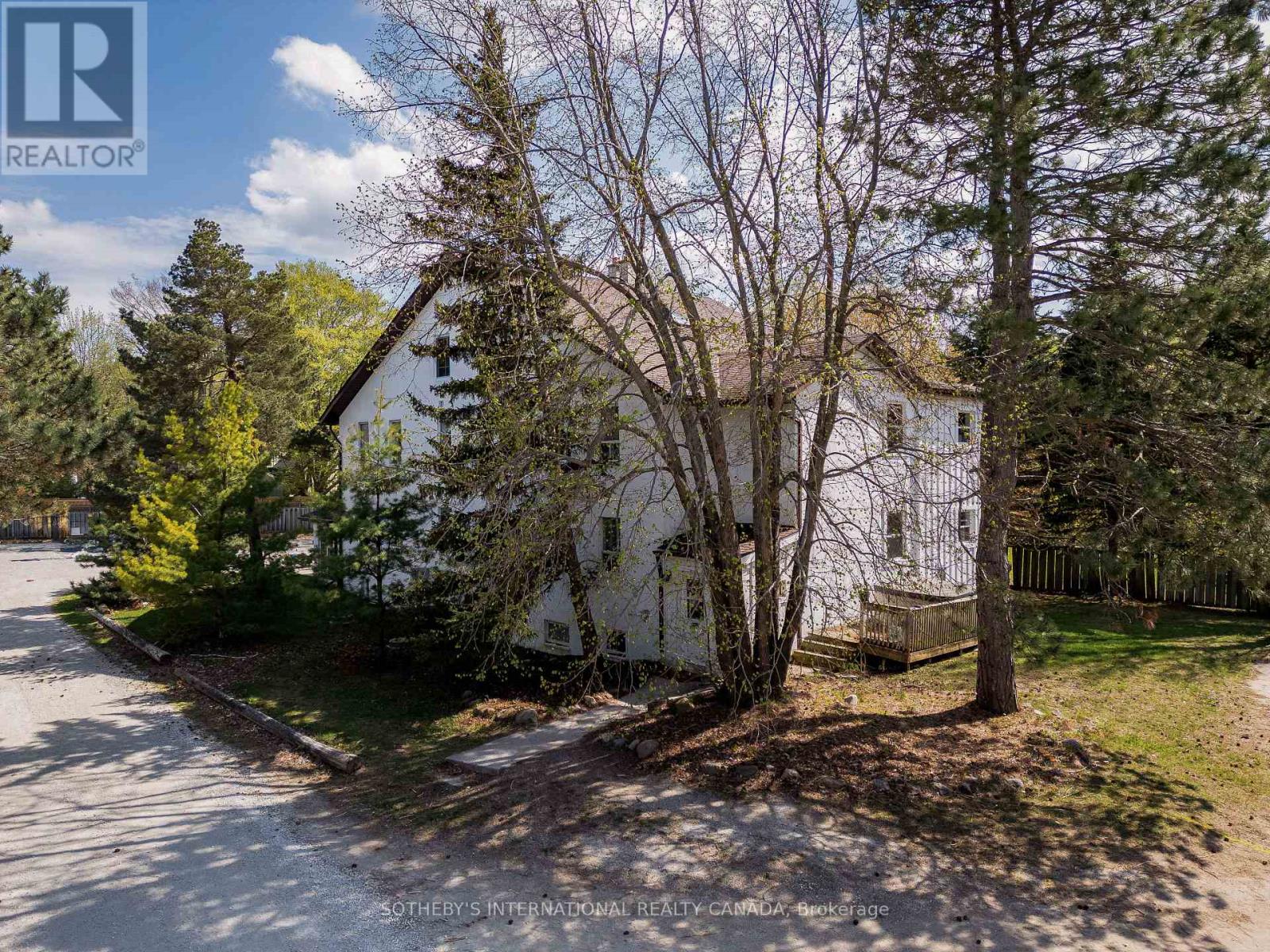 210 Arlberg Crescent, Blue Mountains, Ontario  L9Y 0M1 - Photo 2 - X13207268