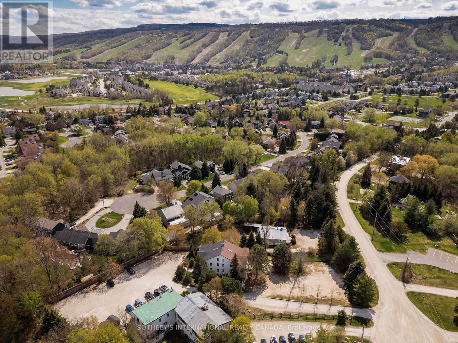 210 Arlberg Crescent, Blue Mountains, Ontario  L9Y 0M1 - Photo 3 - X13207268