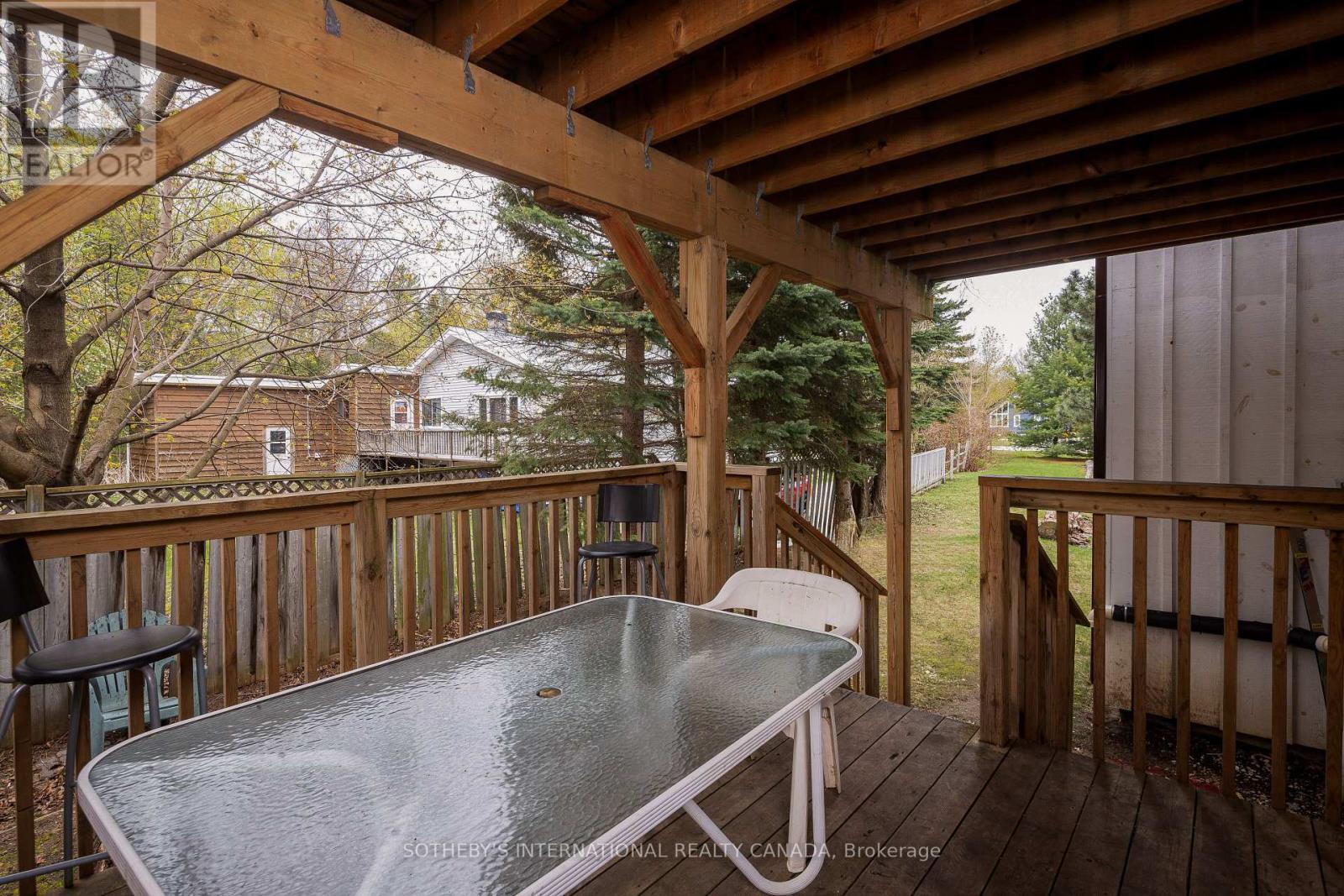 210 Arlberg Crescent, Blue Mountains, Ontario  L9Y 0M1 - Photo 9 - X13207268