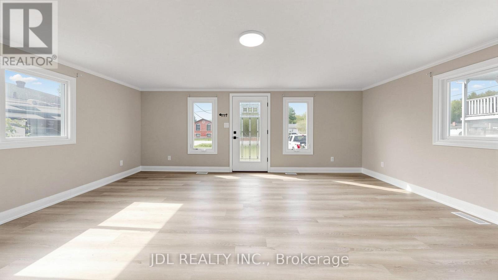 245 Royal Road, Georgina, Ontario  L4P 2T9 - Photo 3 - N13169560
