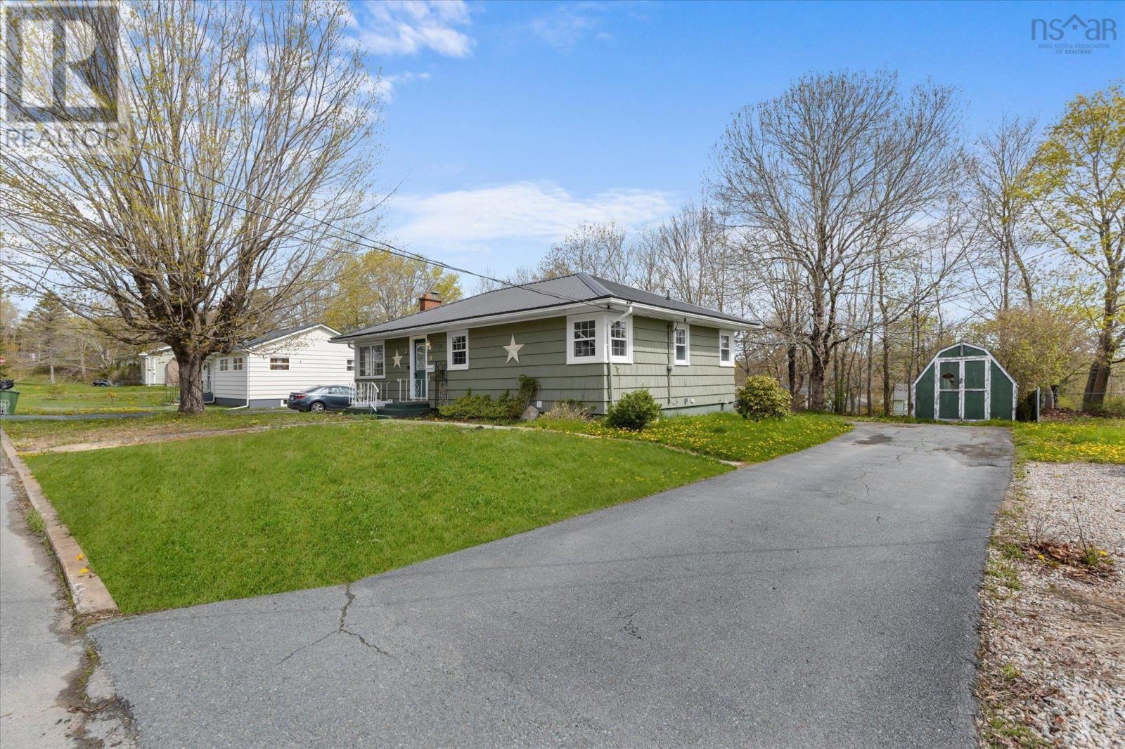17 Parkdale Avenue, Bridgewater, Nova Scotia  B4V 1L8 - Photo 29 - 202611122