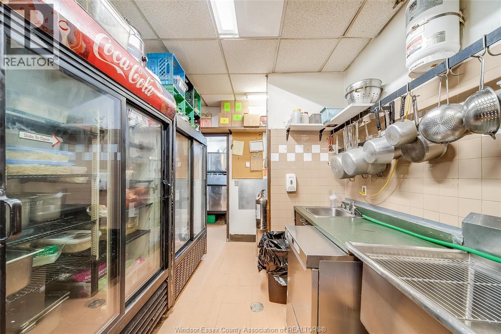 122 Chatham Street West, Windsor, Ontario  N8X 1V3 - Photo 27 - 26012113