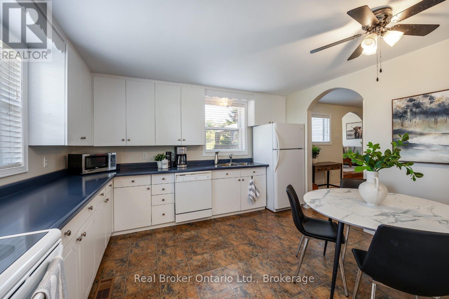 2359 Baseline Road W, Clarington, Ontario  L1C 5M2 - Photo 8 - E13207328