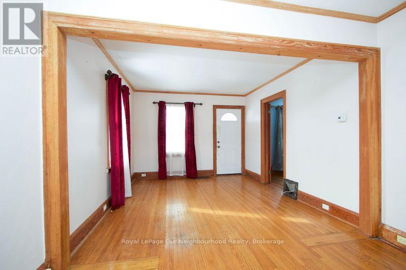 65 Gladstone Avenue, Oshawa, Ontario L1J 4E4 - Photo 6 - E13207464