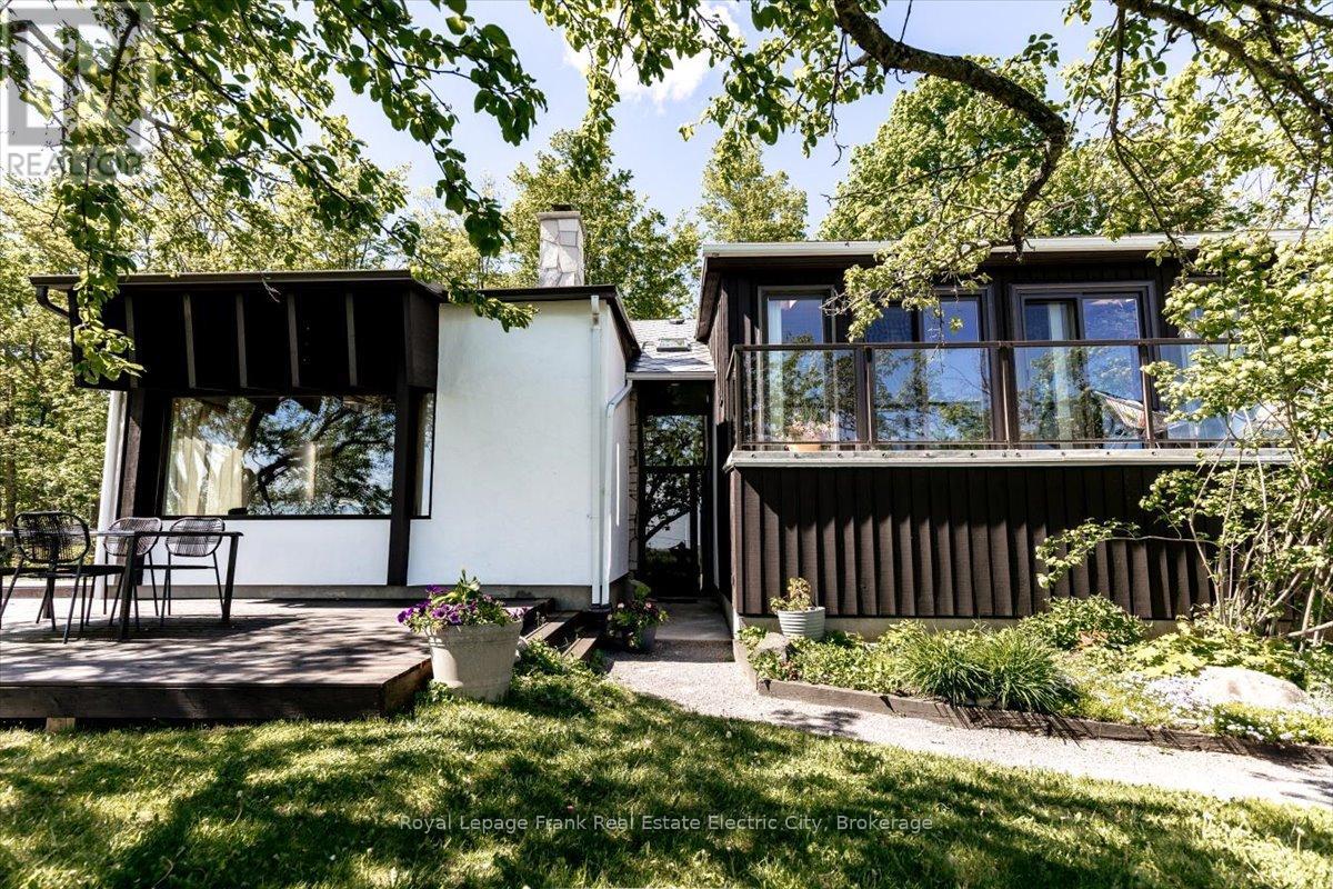 548 DUNFORD ROAD, Selwyn, Ontario