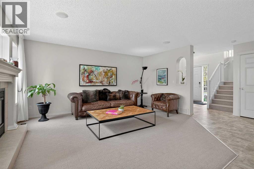 98 Cougarstone Close SW, Calgary, Alberta  T3H 5W3 - Photo 11 - A2314315