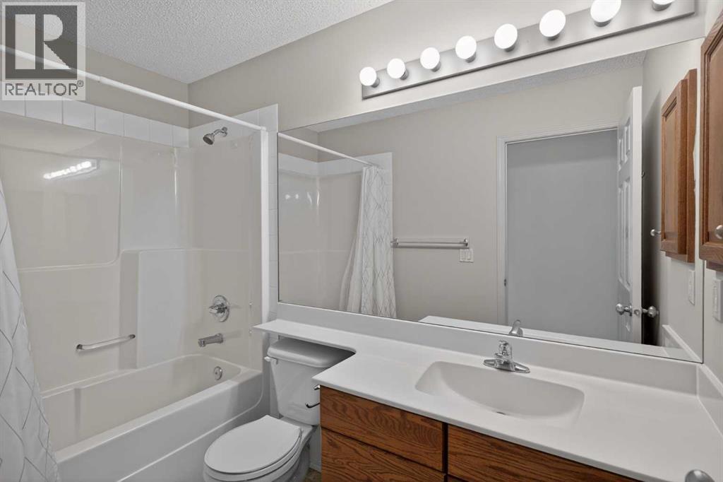 98 Cougarstone Close SW, Calgary, Alberta  T3H 5W3 - Photo 35 - A2314315