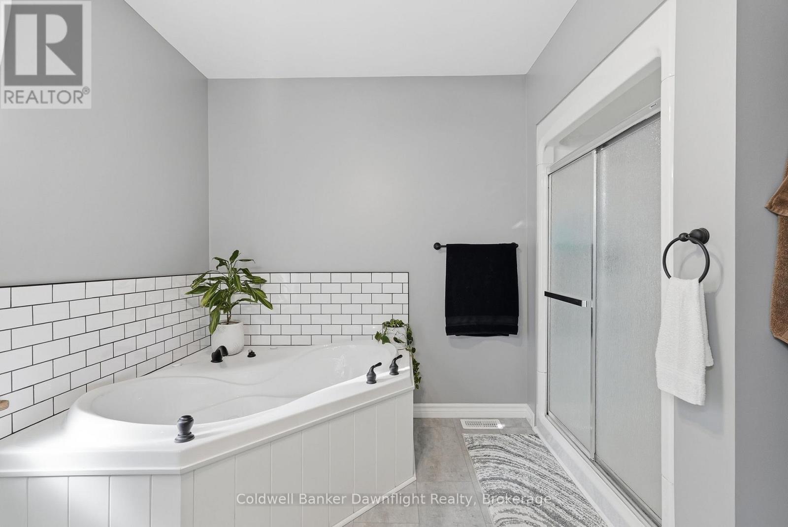 27 King Street, Huron East, Ontario N0G 1H0 - Photo 17 - X13207514