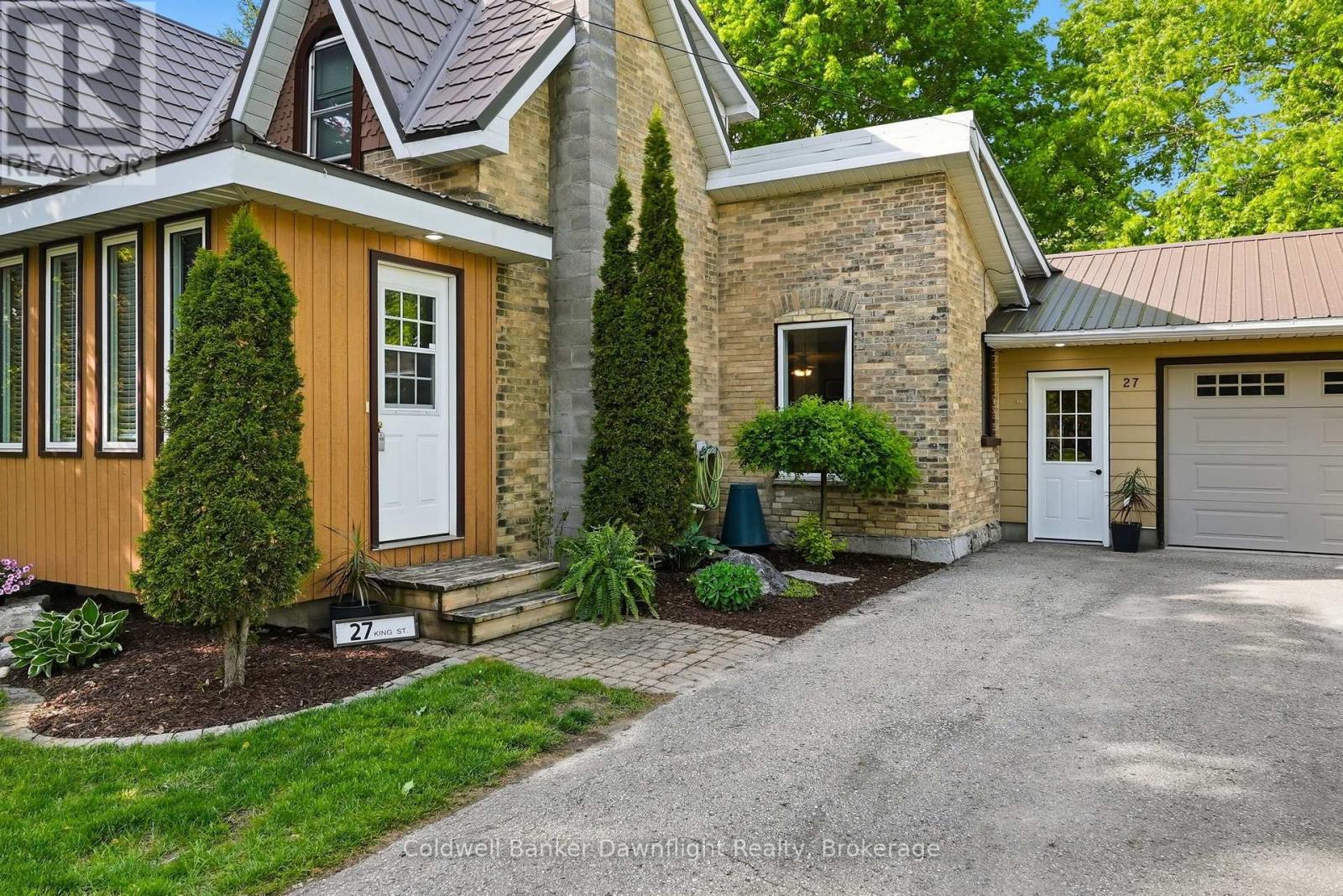 27 King Street, Huron East, Ontario N0G 1H0 - Photo 2 - X13207514