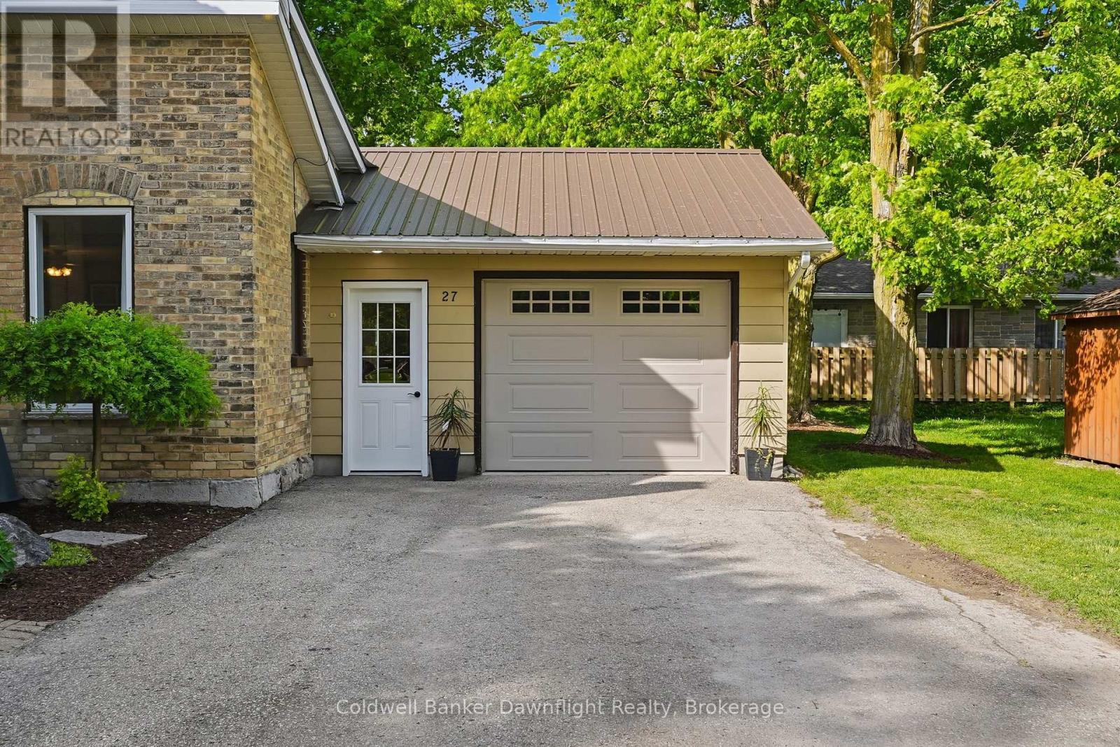 27 King Street, Huron East, Ontario N0G 1H0 - Photo 3 - X13207514