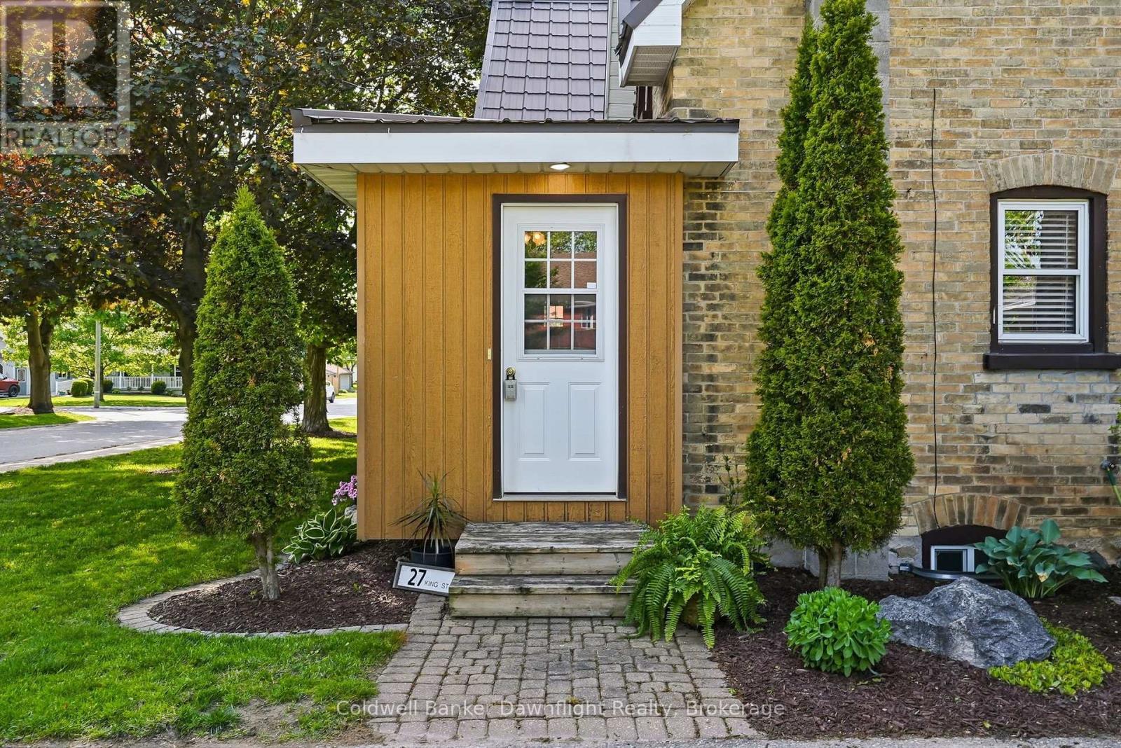27 King Street, Huron East, Ontario N0G 1H0 - Photo 4 - X13207514