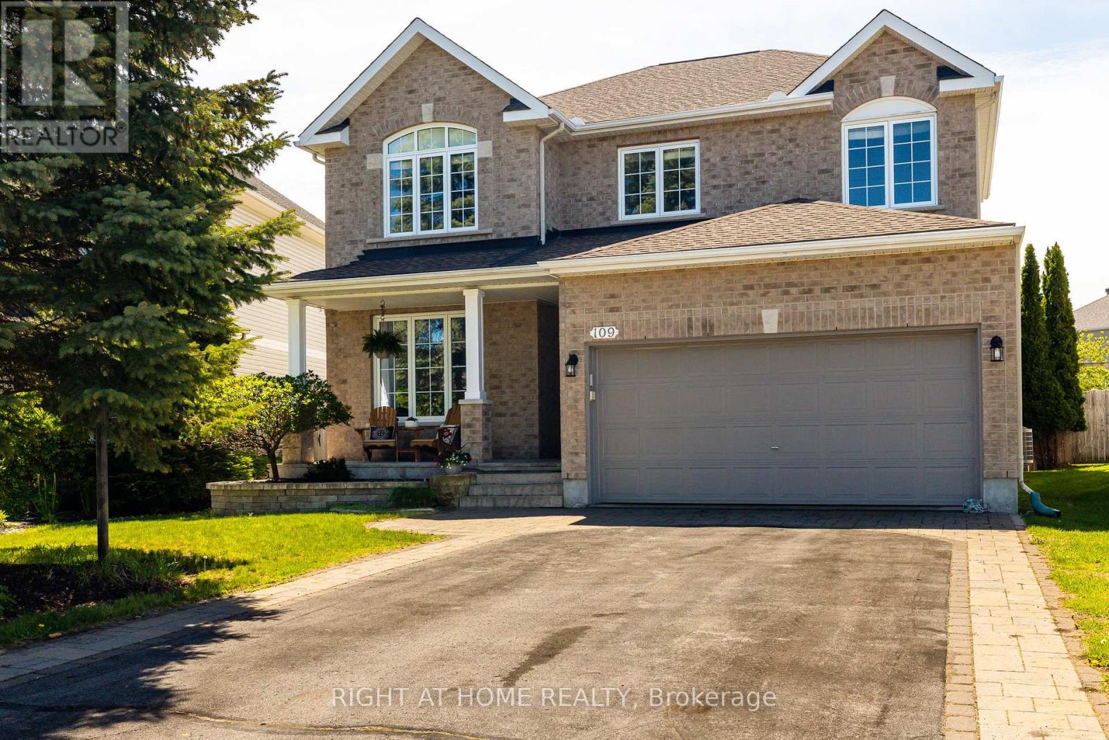 109 COYOTE CRESCENT, Ottawa, Ontario