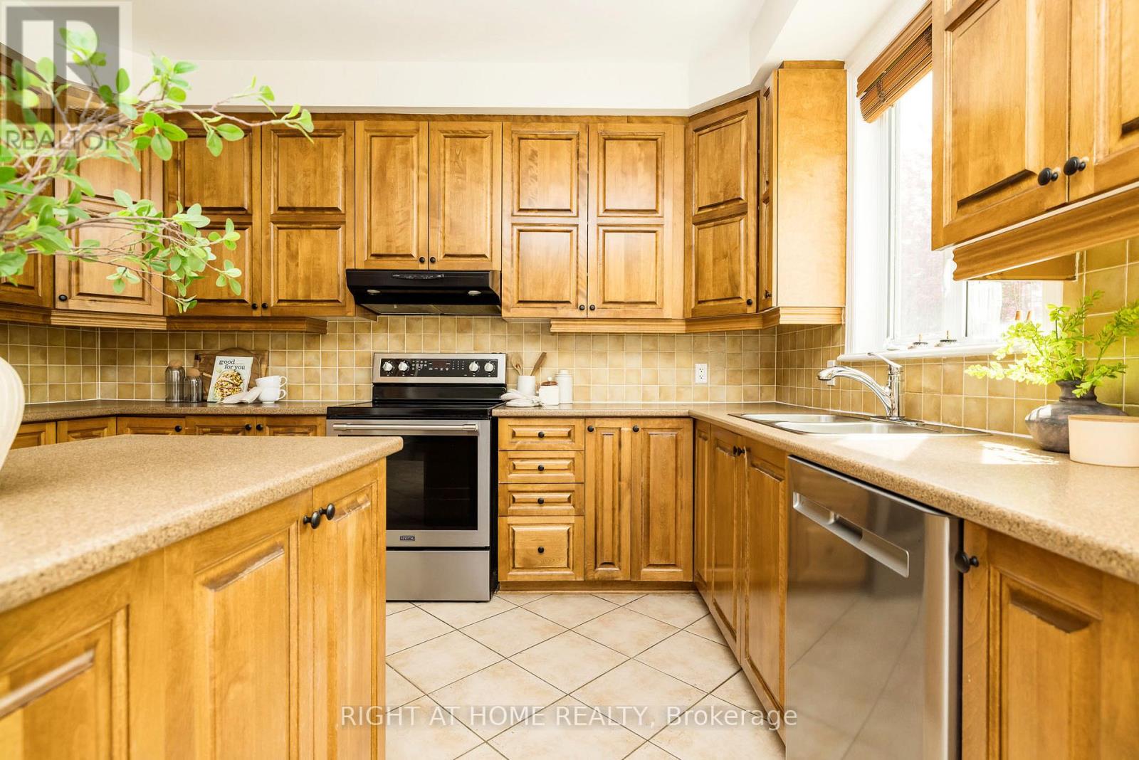 109 Coyote Crescent, Ottawa, Ontario  K2S 2G4 - Photo 10 - X13207562