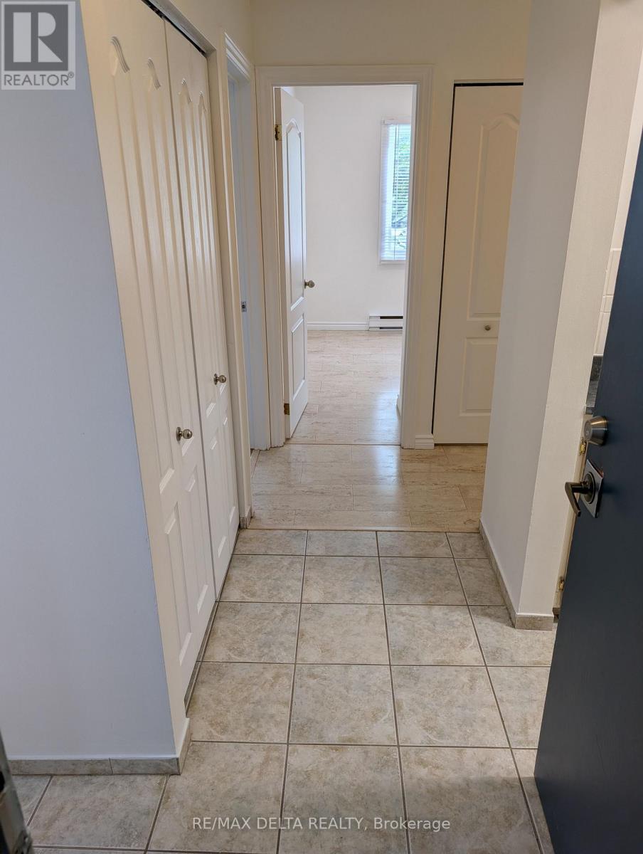 202a - 2044 Arrowsmith Drive, Ottawa, Ontario  K1J 7V8 - Photo 2 - X13207738