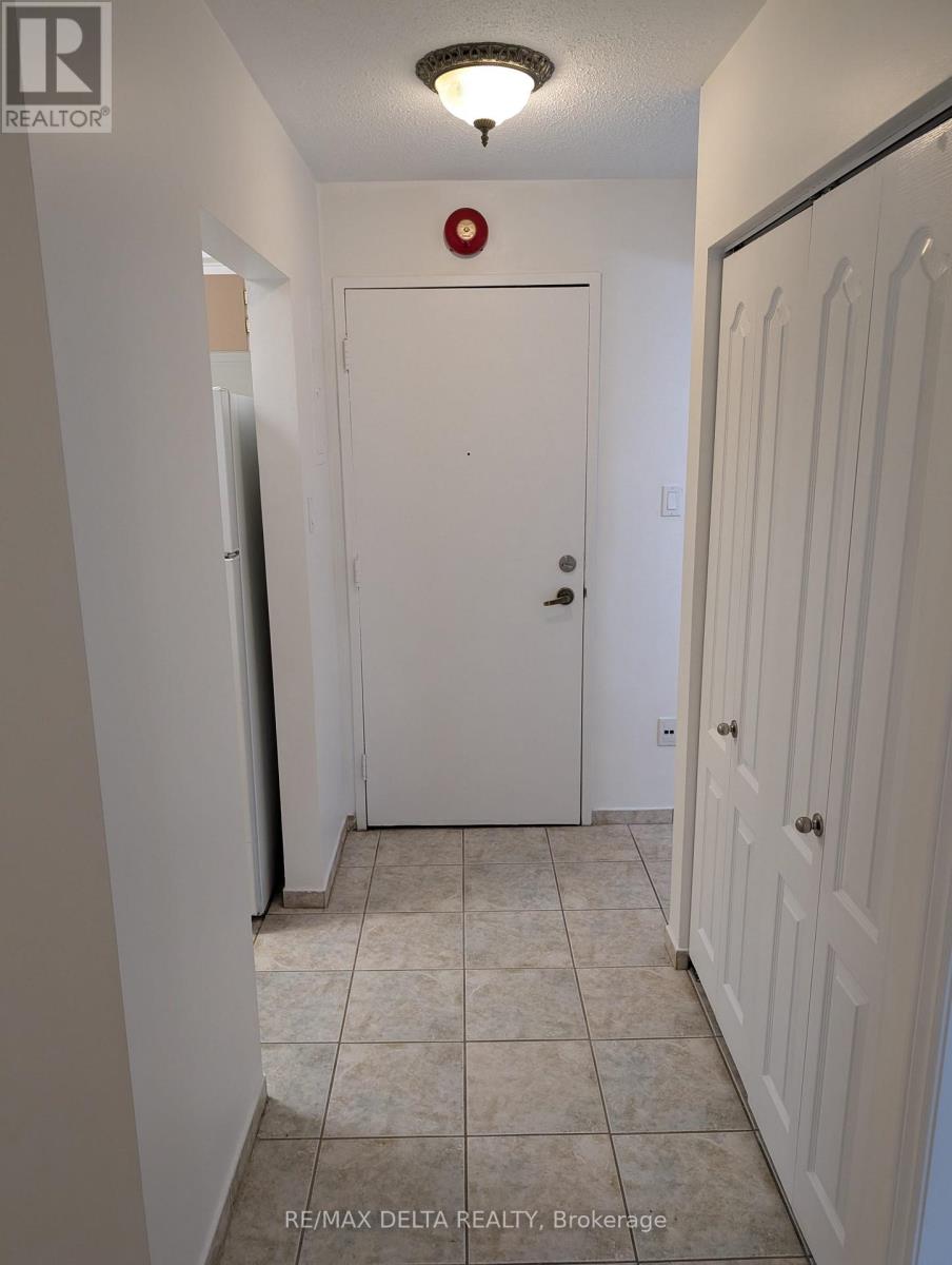 202a - 2044 Arrowsmith Drive, Ottawa, Ontario  K1J 7V8 - Photo 3 - X13207738