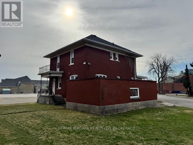 4893 Hunter Street, Niagara Falls, Ontario  L2G 3M8 - Photo 2 - X13207366
