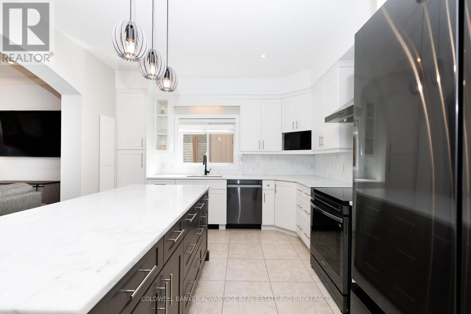 395 Michael Drive, Welland, Ontario  L3C 0A5 - Photo 4 - X13207486