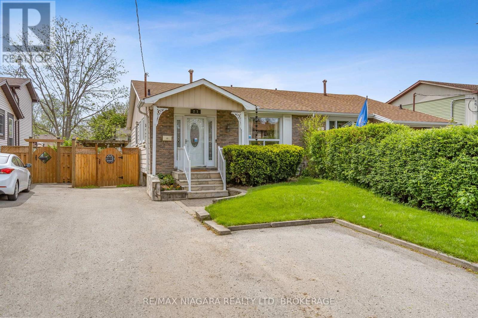 21 Allan Drive, St. Catharines, Ontario  L2N 5S4 - Photo 1 - X13207590