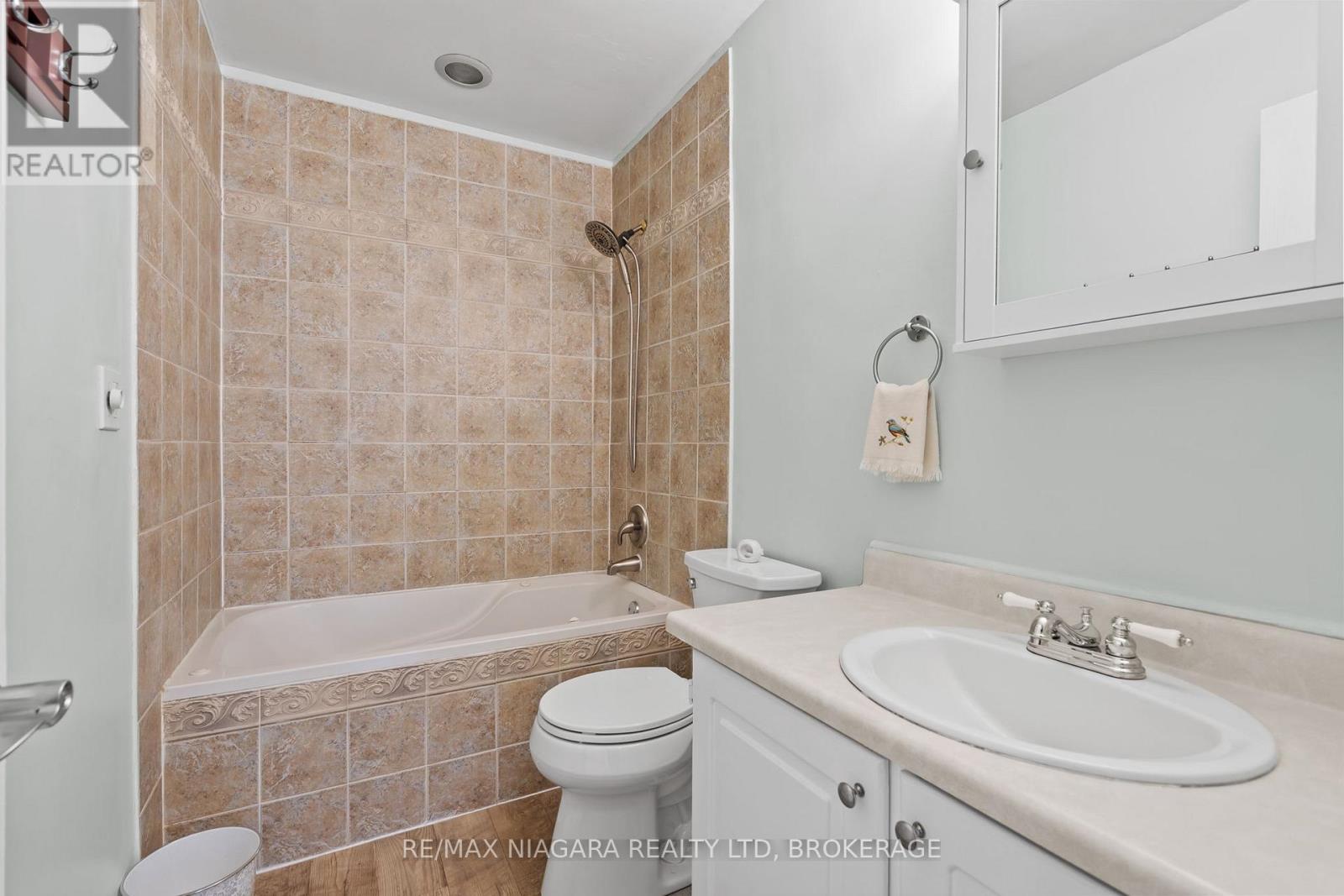 21 Allan Drive, St. Catharines, Ontario  L2N 5S4 - Photo 10 - X13207590