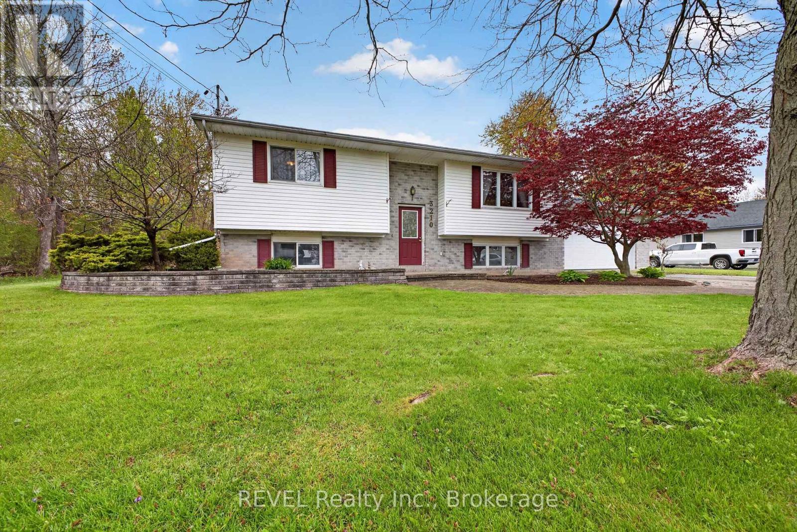 3210 Bethune Avenue, Fort Erie, Ontario  L0S 1N0 - Photo 1 - X13207642