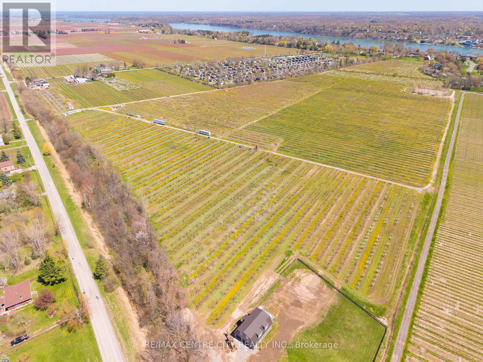 481 Concession 1 Road, Niagara-On-The-Lake, Ontario  L0S 1S0 - Photo 9 - X12776188
