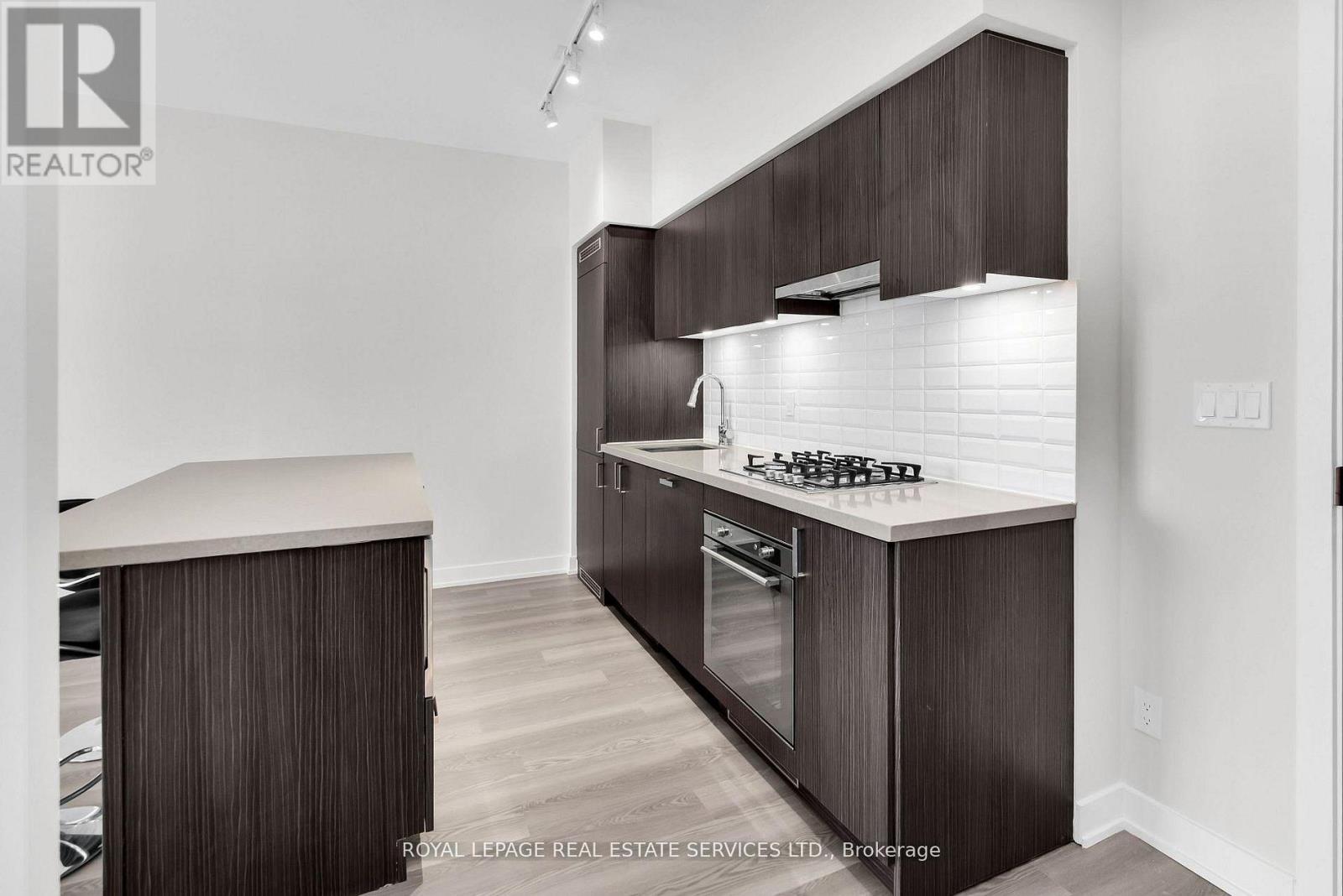 1104 - 501 St Clair Avenue W, Toronto, Ontario  M5P 0A2 - Photo 3 - C13207352