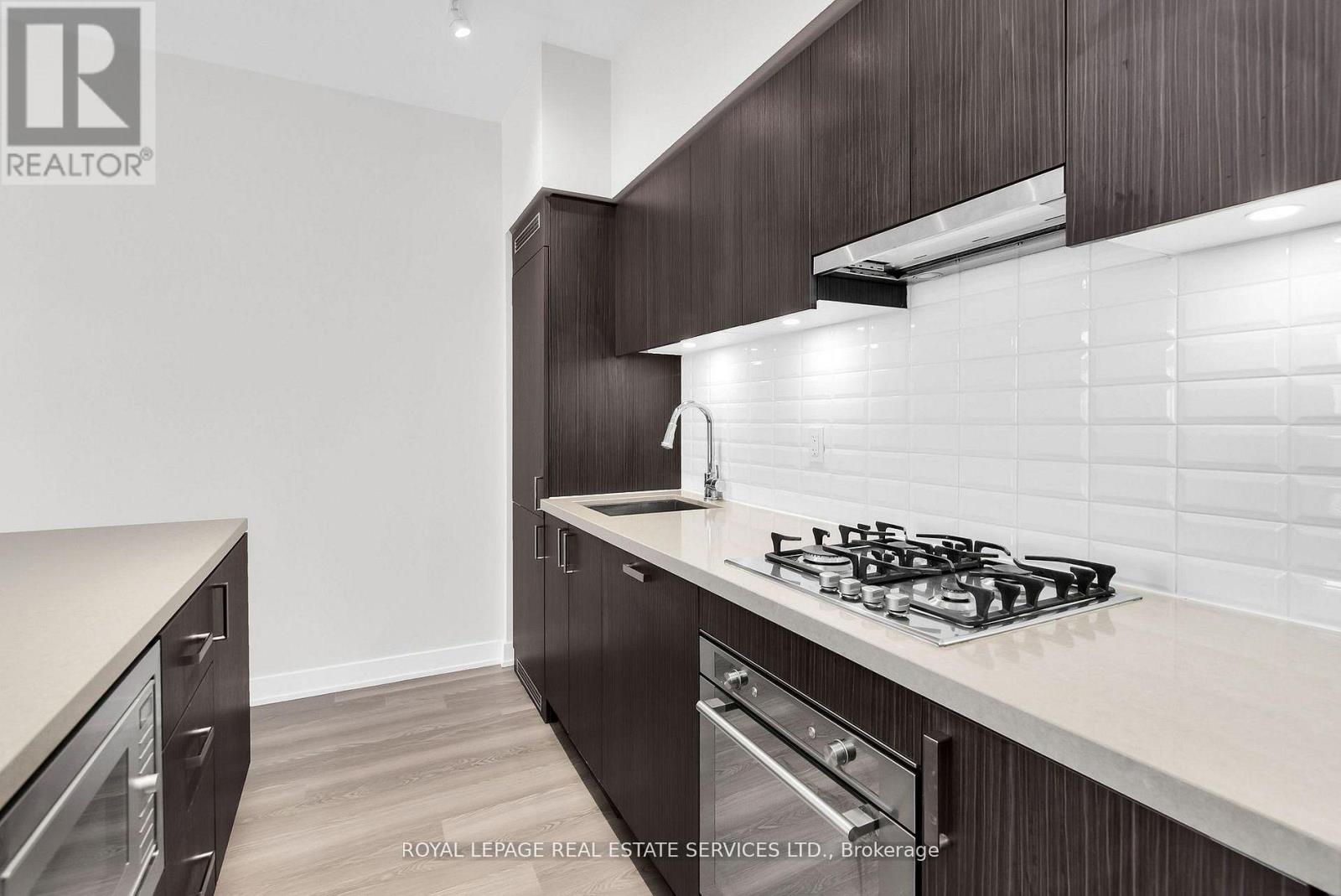 1104 - 501 St Clair Avenue W, Toronto, Ontario  M5P 0A2 - Photo 4 - C13207352