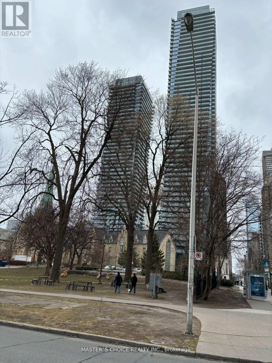 411 - 1080 BAY STREET, Toronto, Ontario