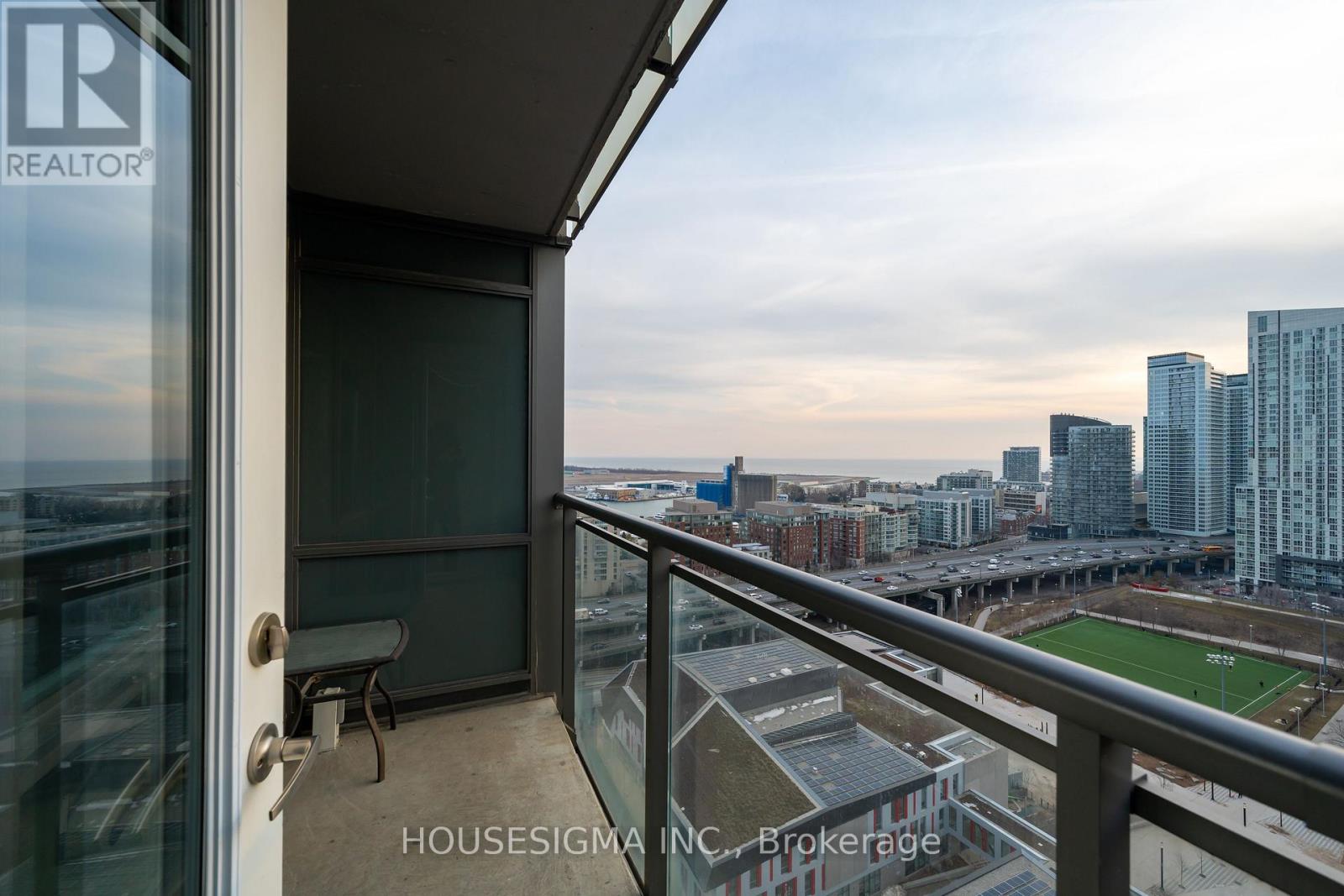 1601 - 15 Fort York Boulevard, Toronto, Ontario  M5V 3Y4 - Photo 10 - C13207458