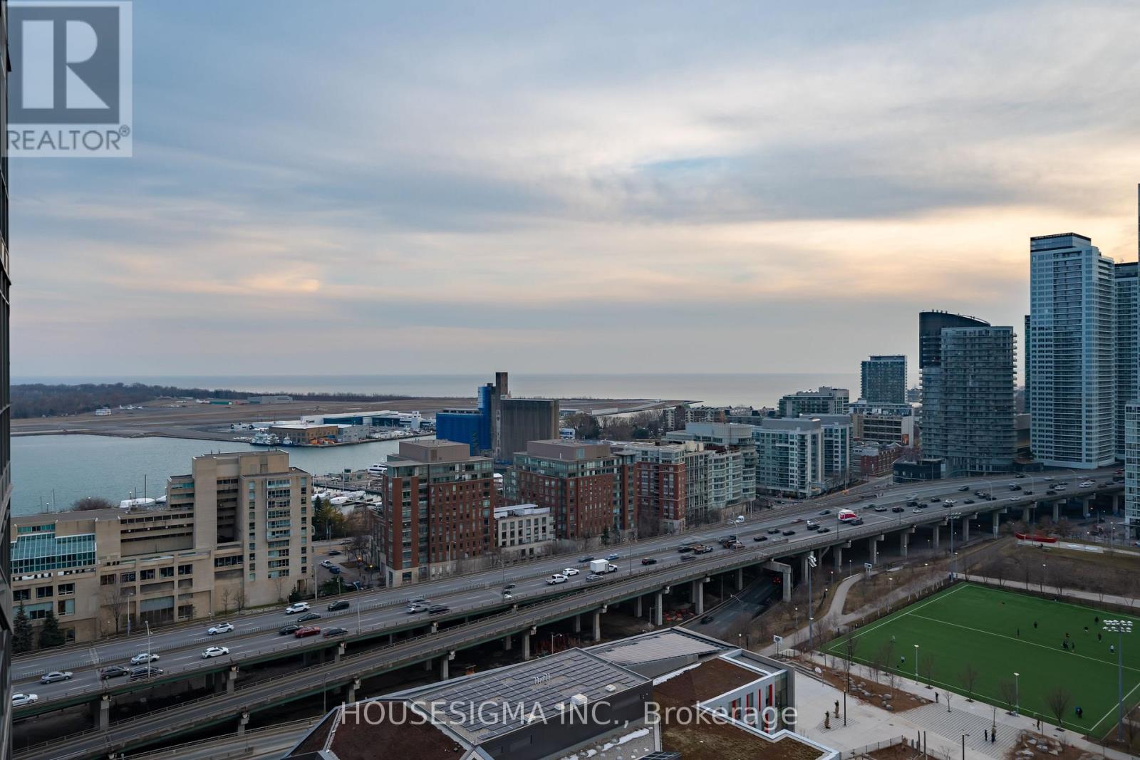 1601 - 15 Fort York Boulevard, Toronto, Ontario  M5V 3Y4 - Photo 11 - C13207458