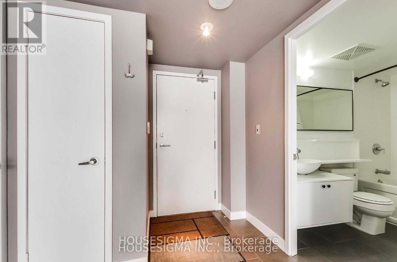 1601 - 15 Fort York Boulevard, Toronto, Ontario  M5V 3Y4 - Photo 7 - C13207458