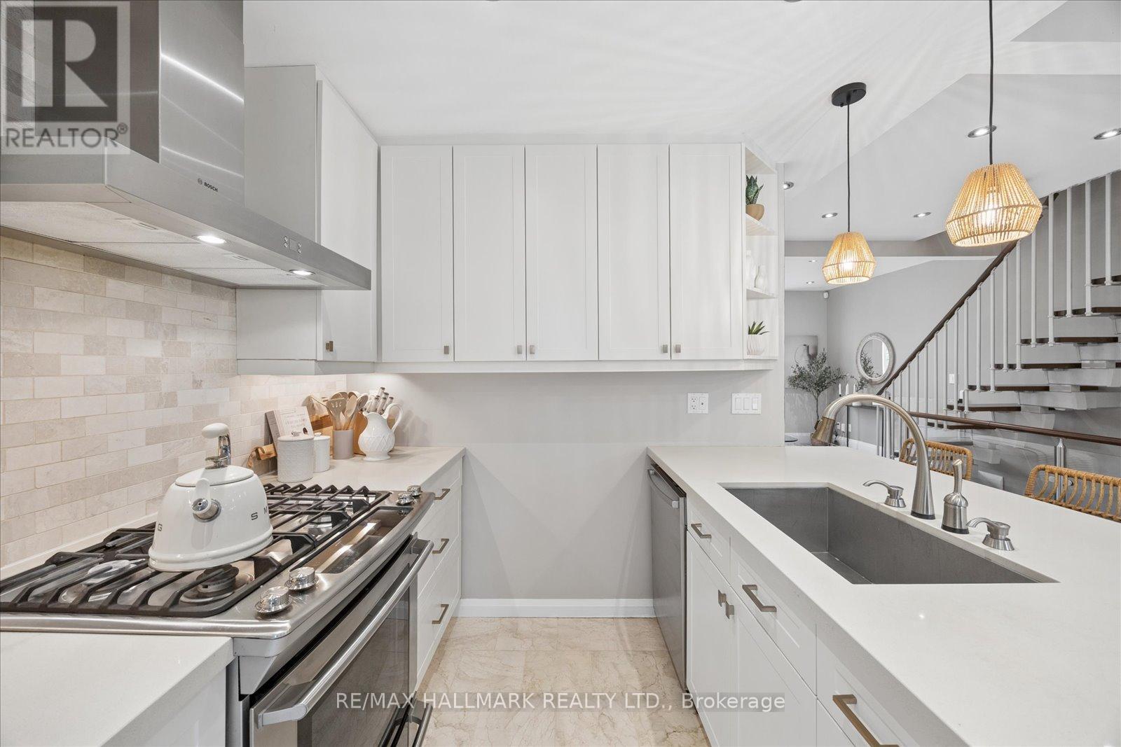 65 Cleveland Street, Toronto, Ontario  M4S 2W3 - Photo 11 - C13207578