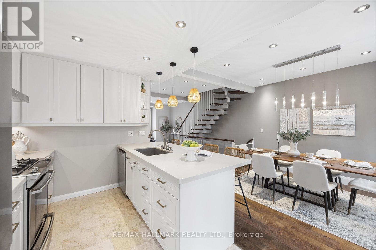 65 Cleveland Street, Toronto, Ontario  M4S 2W3 - Photo 12 - C13207578