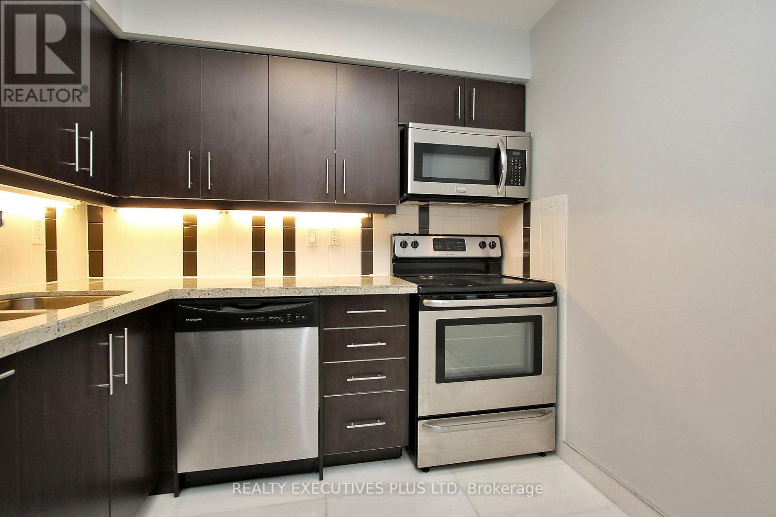 604 - 18 Hillcrest Avenue, Toronto, Ontario  M2N 6T5 - Photo 4 - C13207618