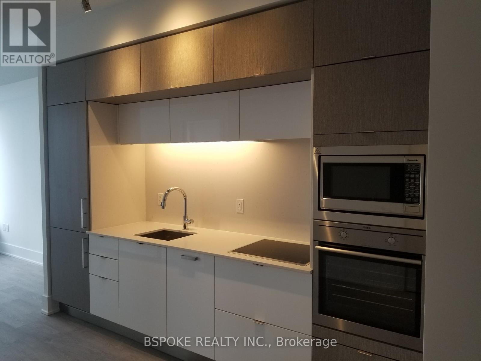 5102 - 10 YORK STREET, Toronto, Ontario