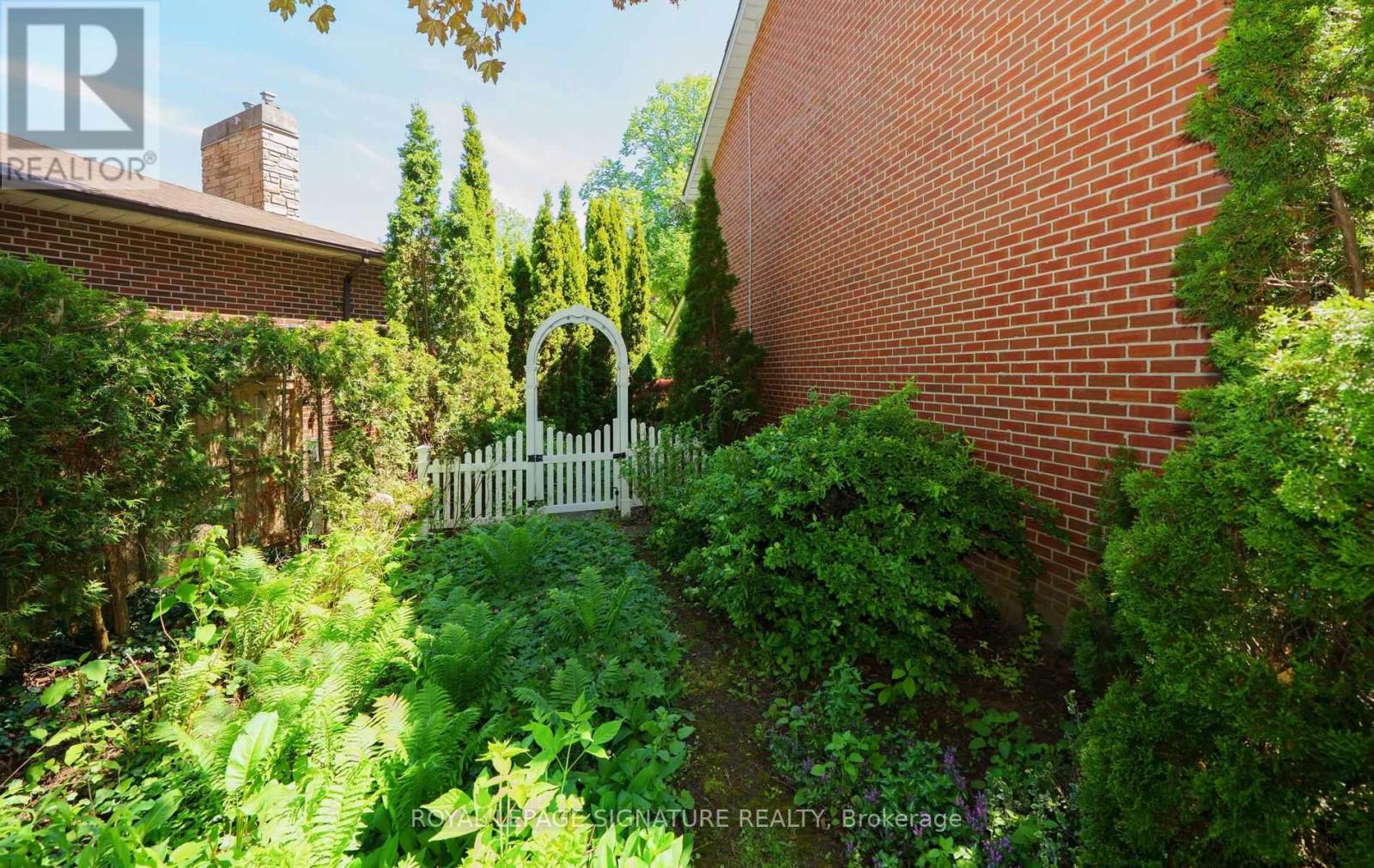 11 Gablehurst Crescent, Toronto, Ontario  M1T 2L1 - Photo 45 - E13207294
