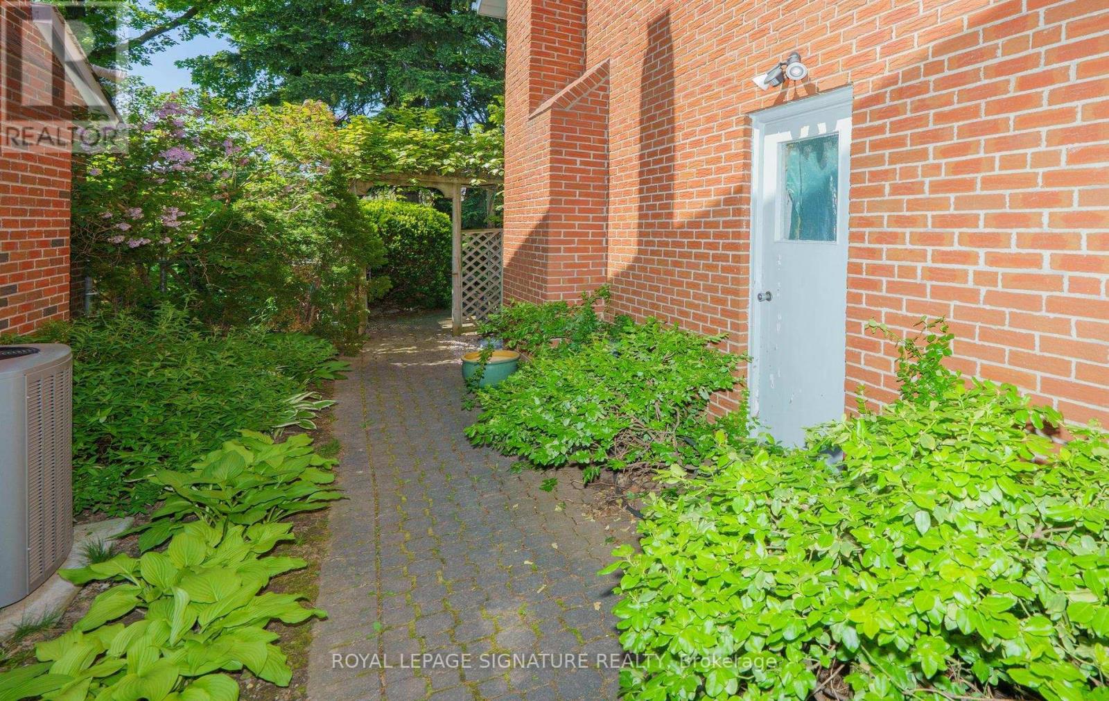 11 Gablehurst Crescent, Toronto, Ontario  M1T 2L1 - Photo 49 - E13207294