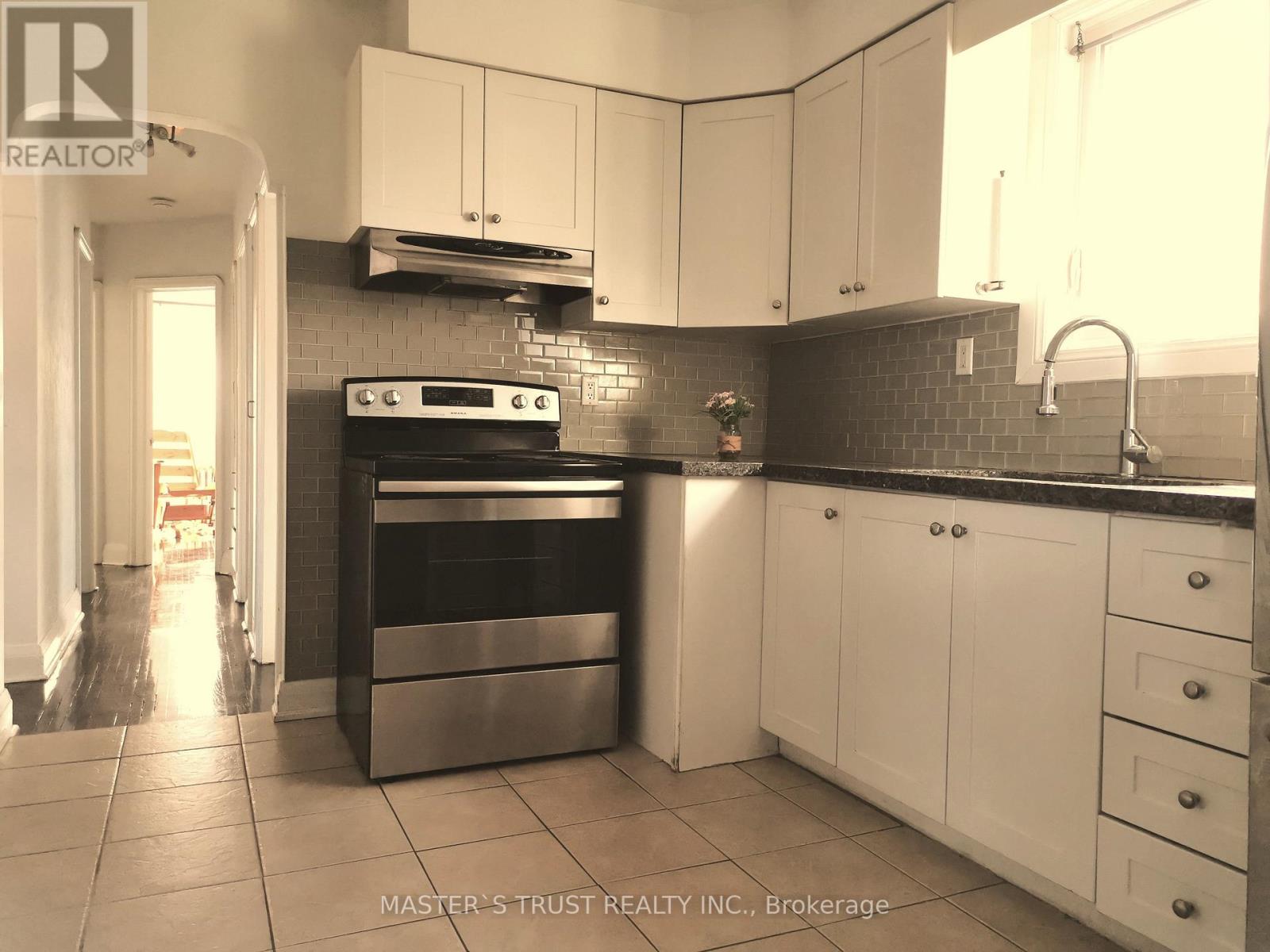 623 O' Connor Dr Drive, Toronto, Ontario  M4C 3A5 - Photo 15 - E13207430