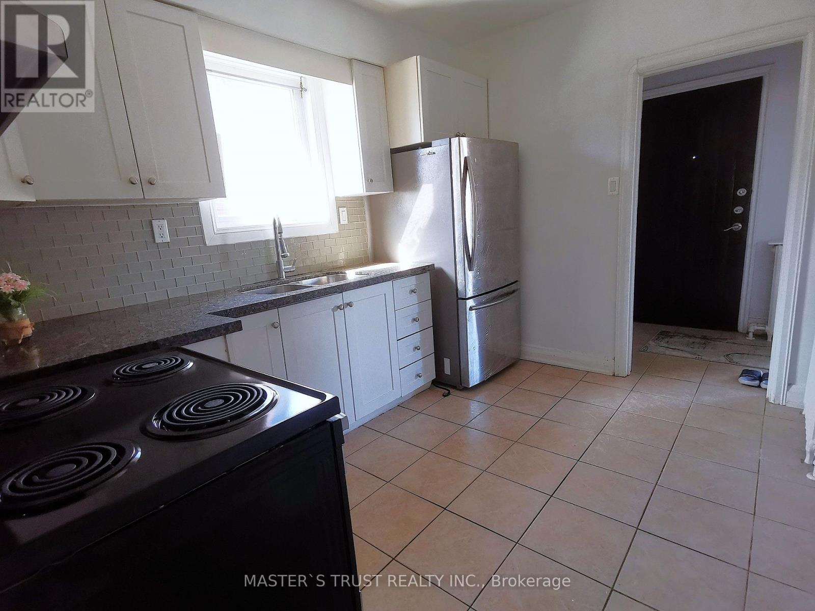 623 O' Connor Dr Drive, Toronto, Ontario  M4C 3A5 - Photo 16 - E13207430