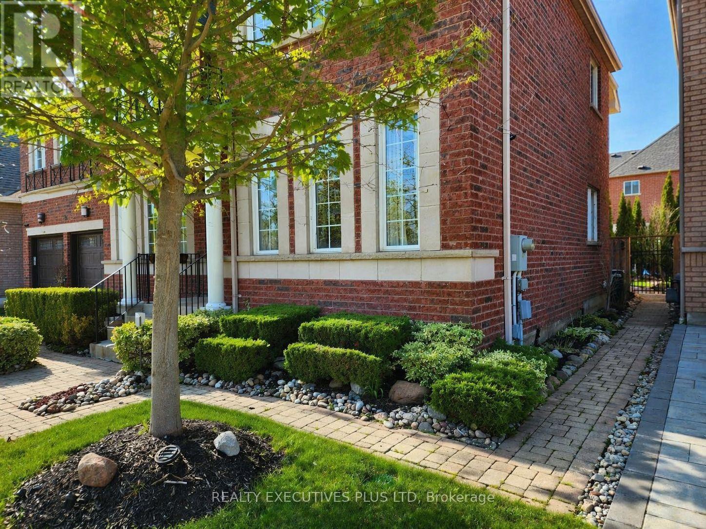 46 Williamson Drive W, Ajax, Ontario  L1T 4M9 - Photo 4 - E13207620
