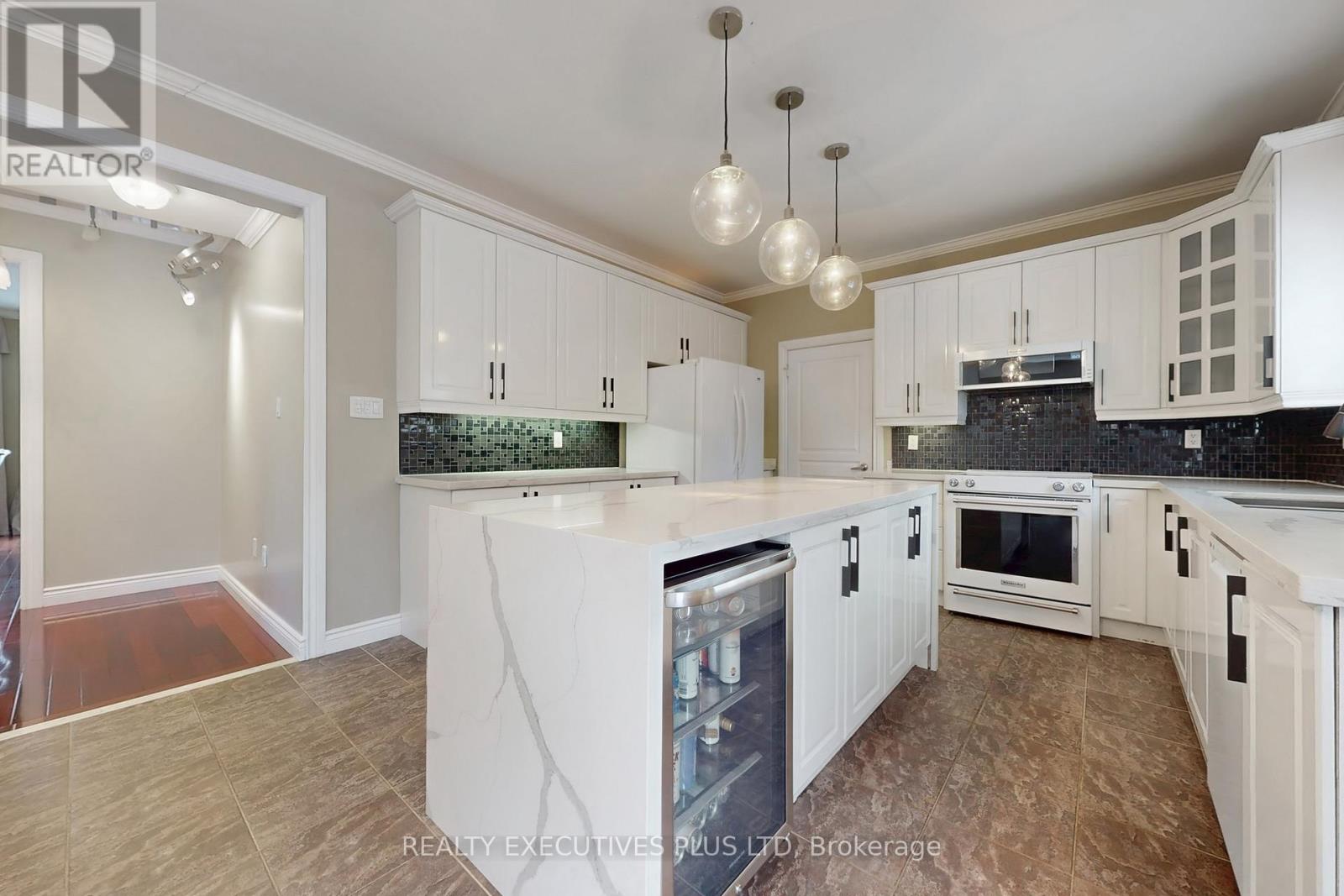 46 Williamson Drive W, Ajax, Ontario  L1T 4M9 - Photo 8 - E13207620