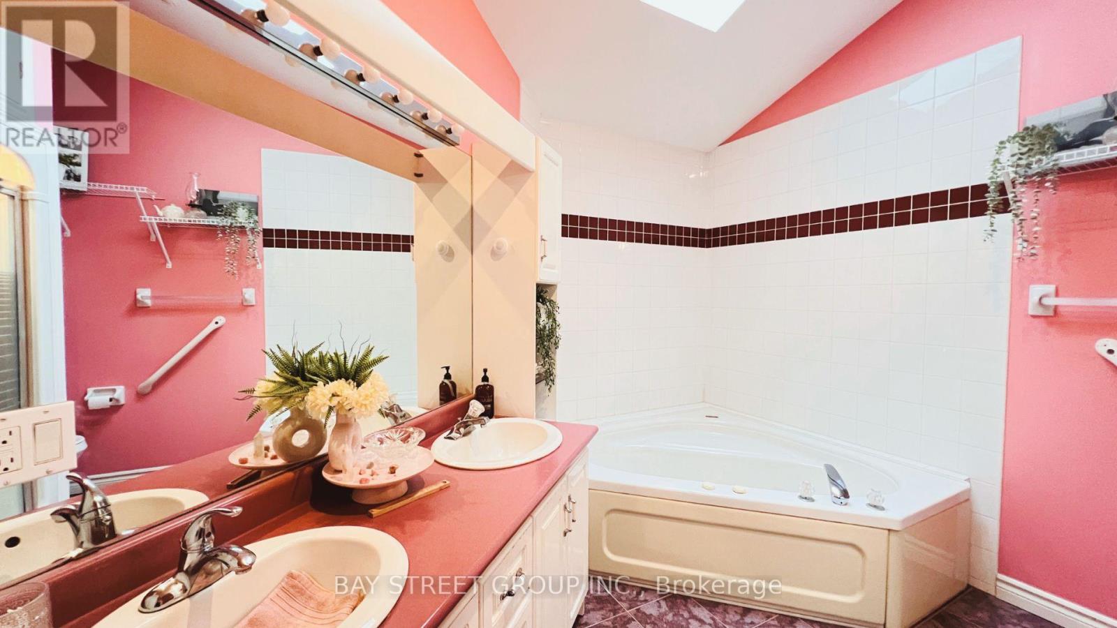 301 - 66 Maple Avenue, Barrie, Ontario  L4N 1R8 - Photo 19 - S13181816