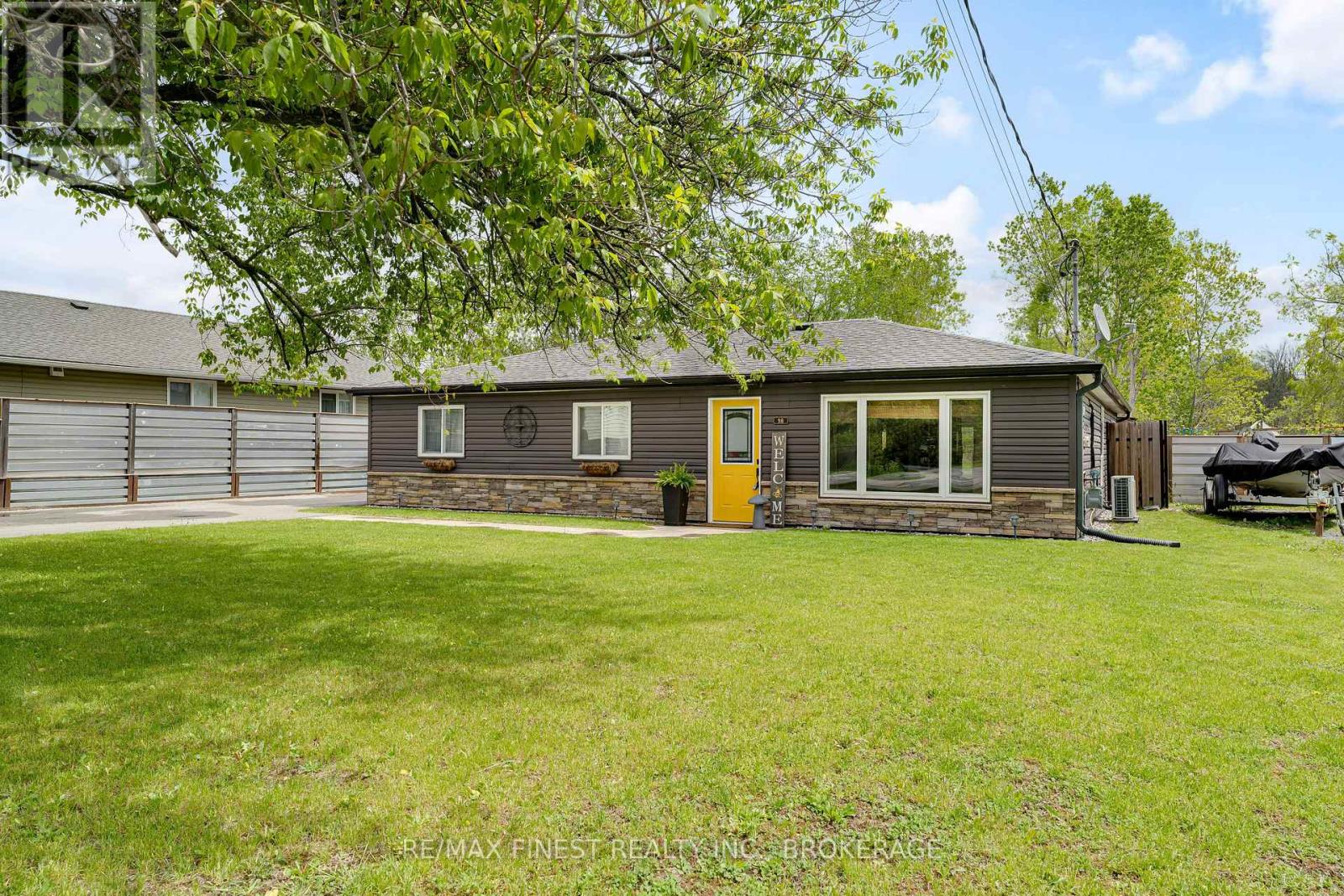98 FACTORY STREET, Loyalist, Ontario