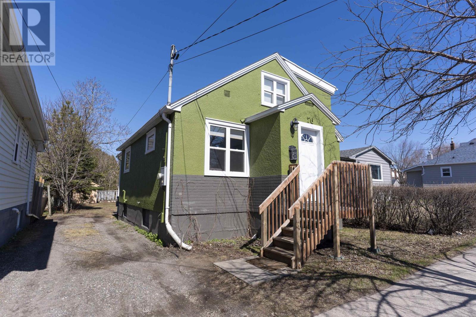 76 ALGONQUIN AVE S, THUNDER BAY, Ontario
