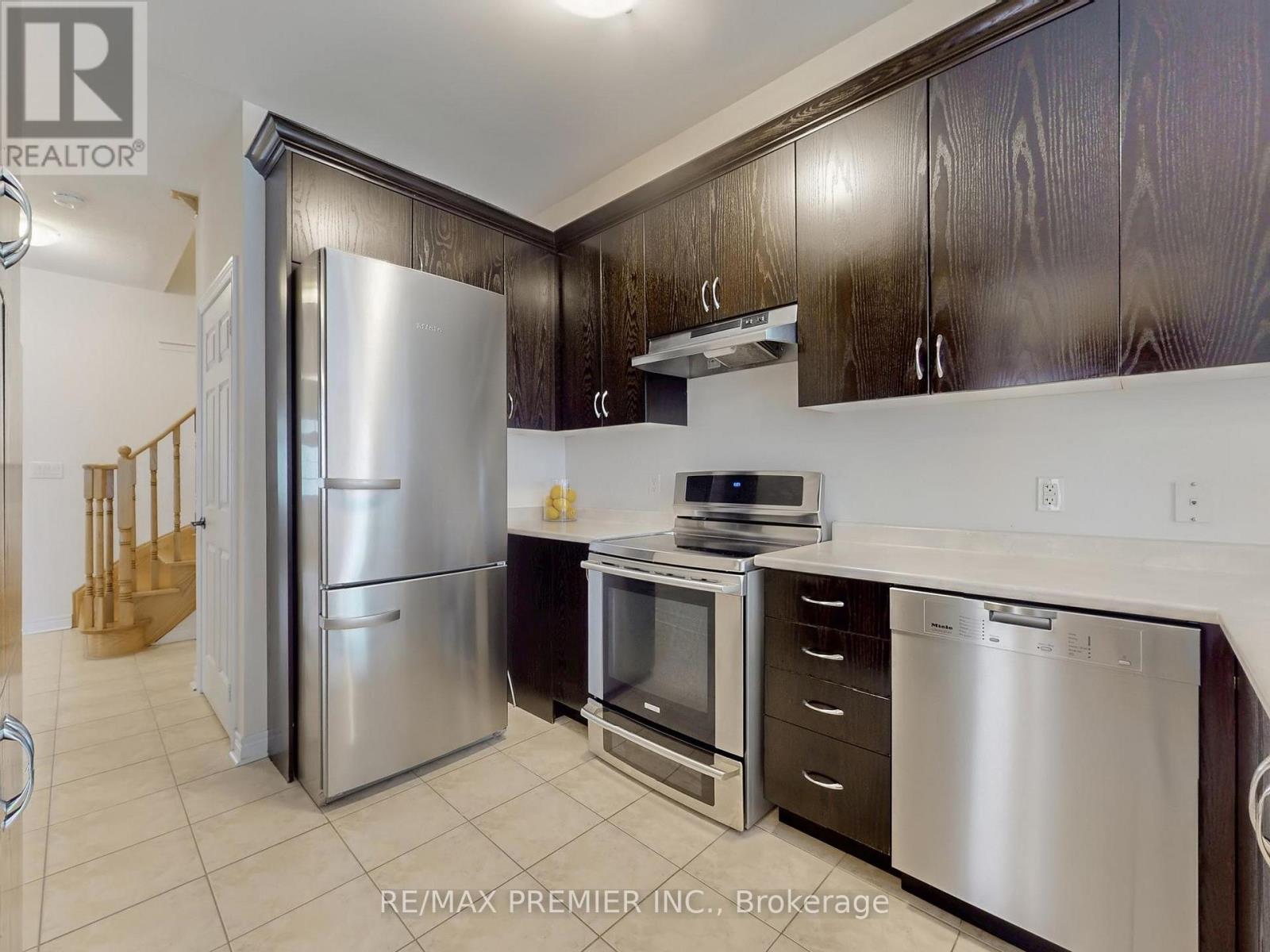 32 Blue Grouse Road, Vaughan, Ontario  L6A 4B9 - Photo 8 - N13207398