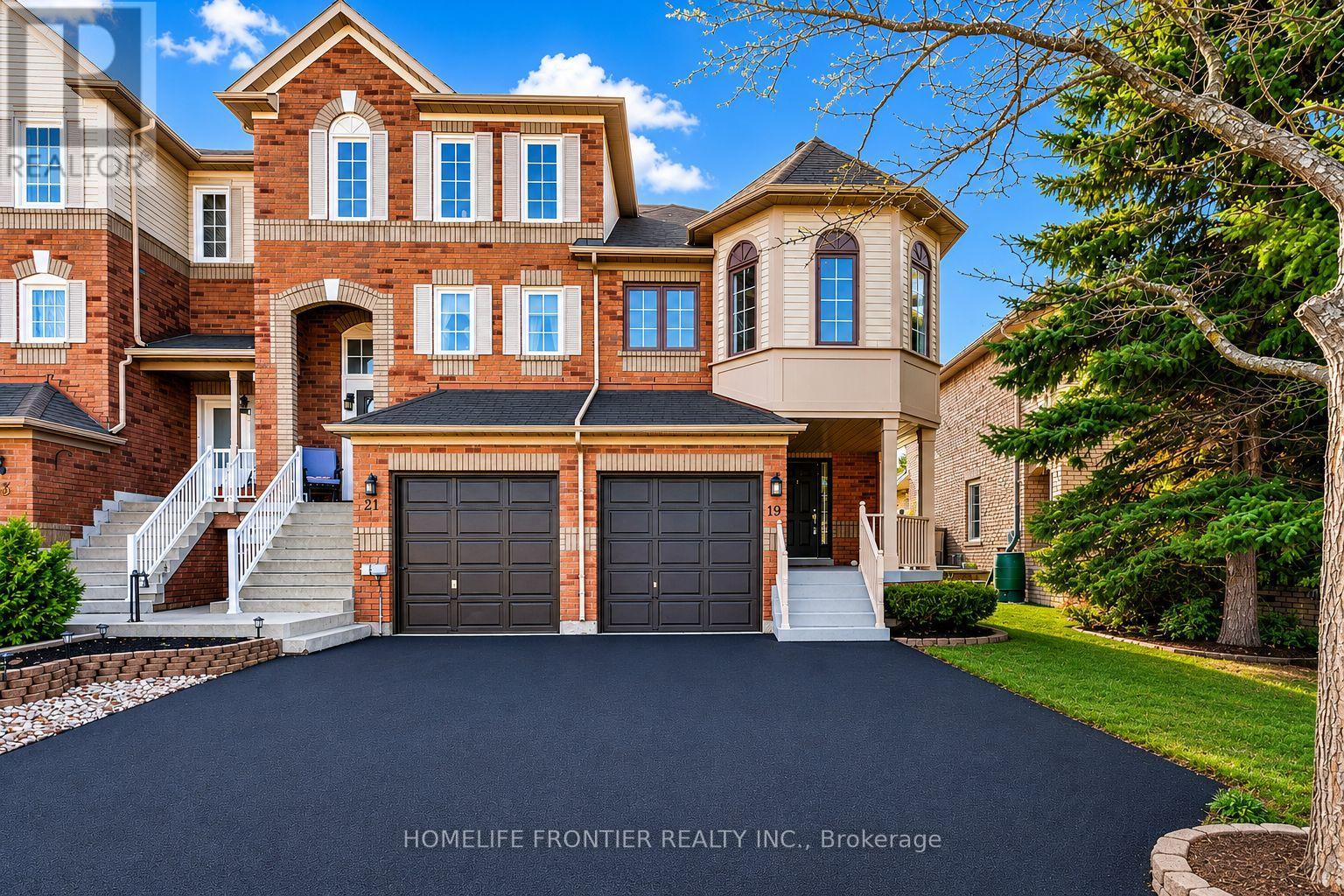 19 BOWLER STREET, Aurora, Ontario