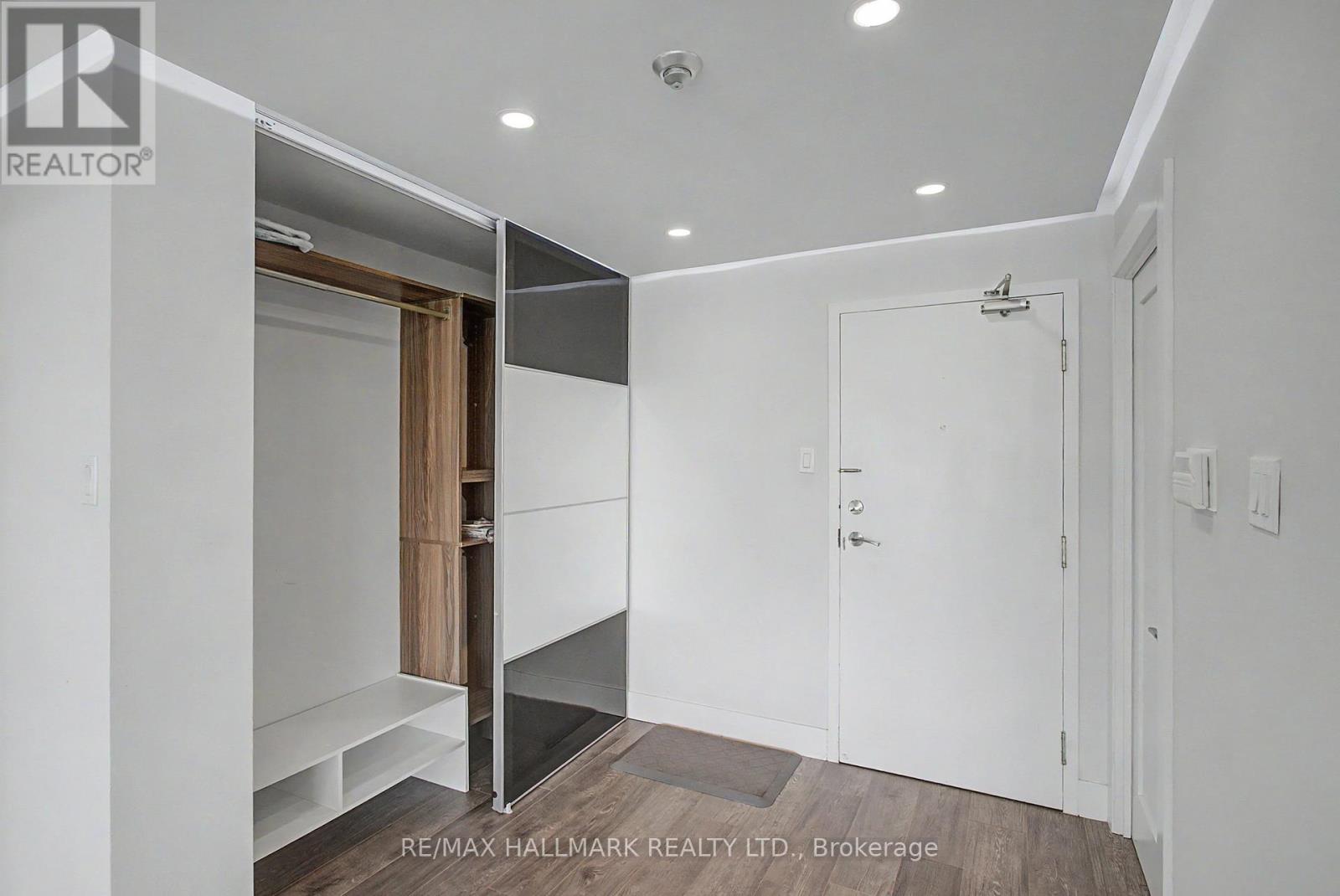 1007 - 1 Clark Avenue W, Vaughan, Ontario  L4J 7Y6 - Photo 4 - N13207472