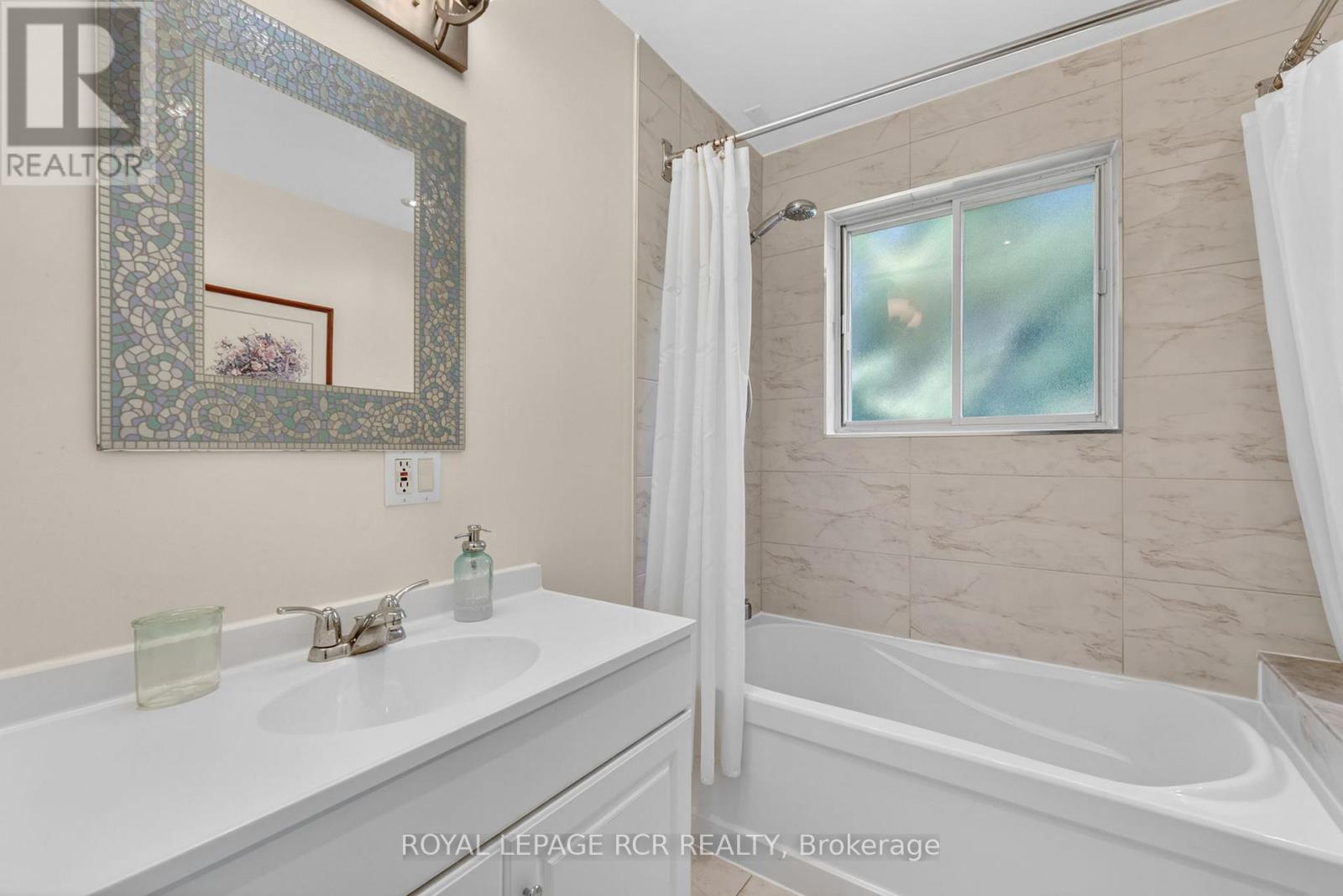 758 Beman Drive, Newmarket, Ontario  L3Y 4Z2 - Photo 12 - N13207616