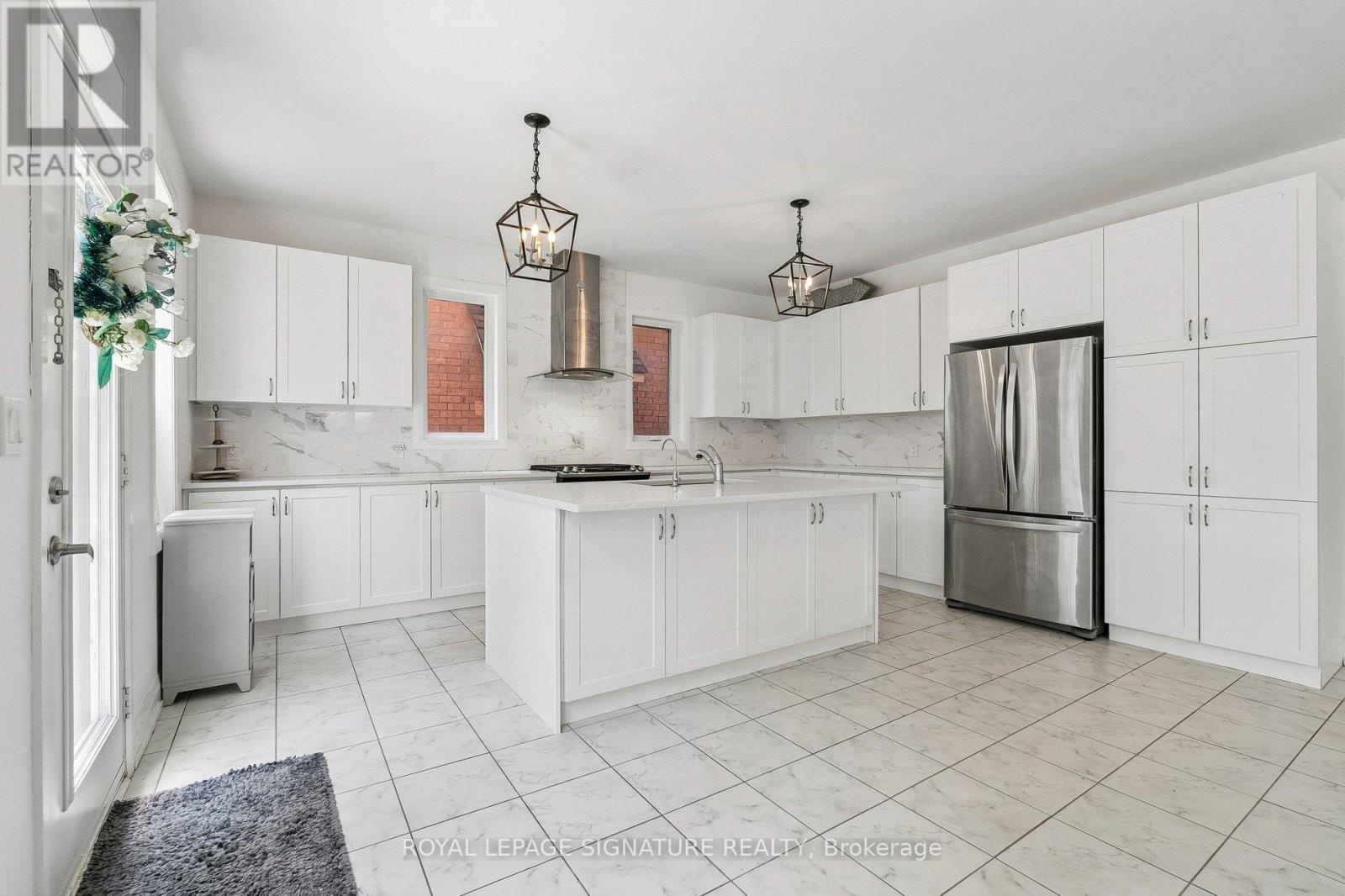 23 Cyprus Glen, East Gwillimbury, Ontario  L9N 0S9 - Photo 13 - N13207670